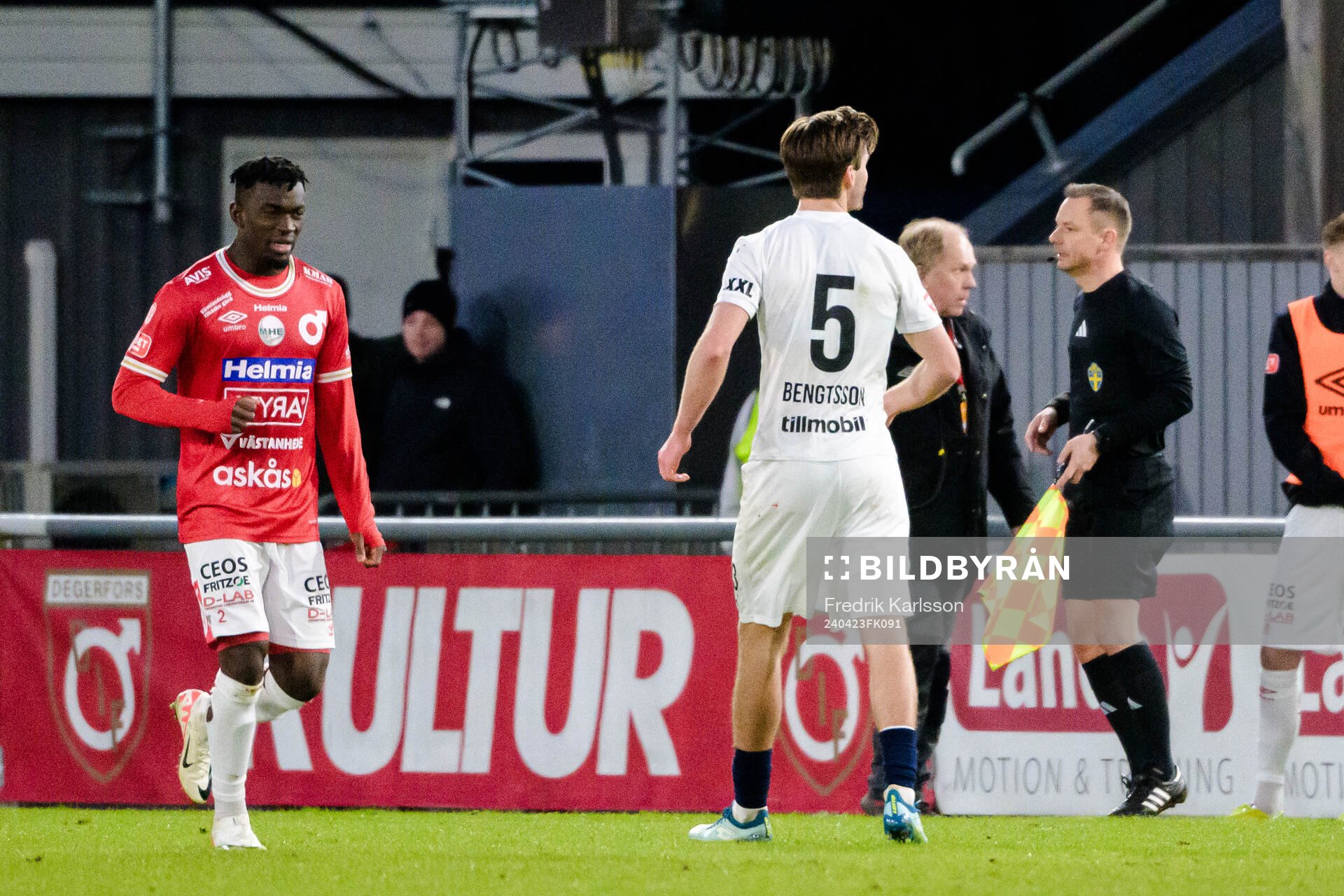 Helsingborgs Wilhelm Loeper har bytt tröja till nummer 5