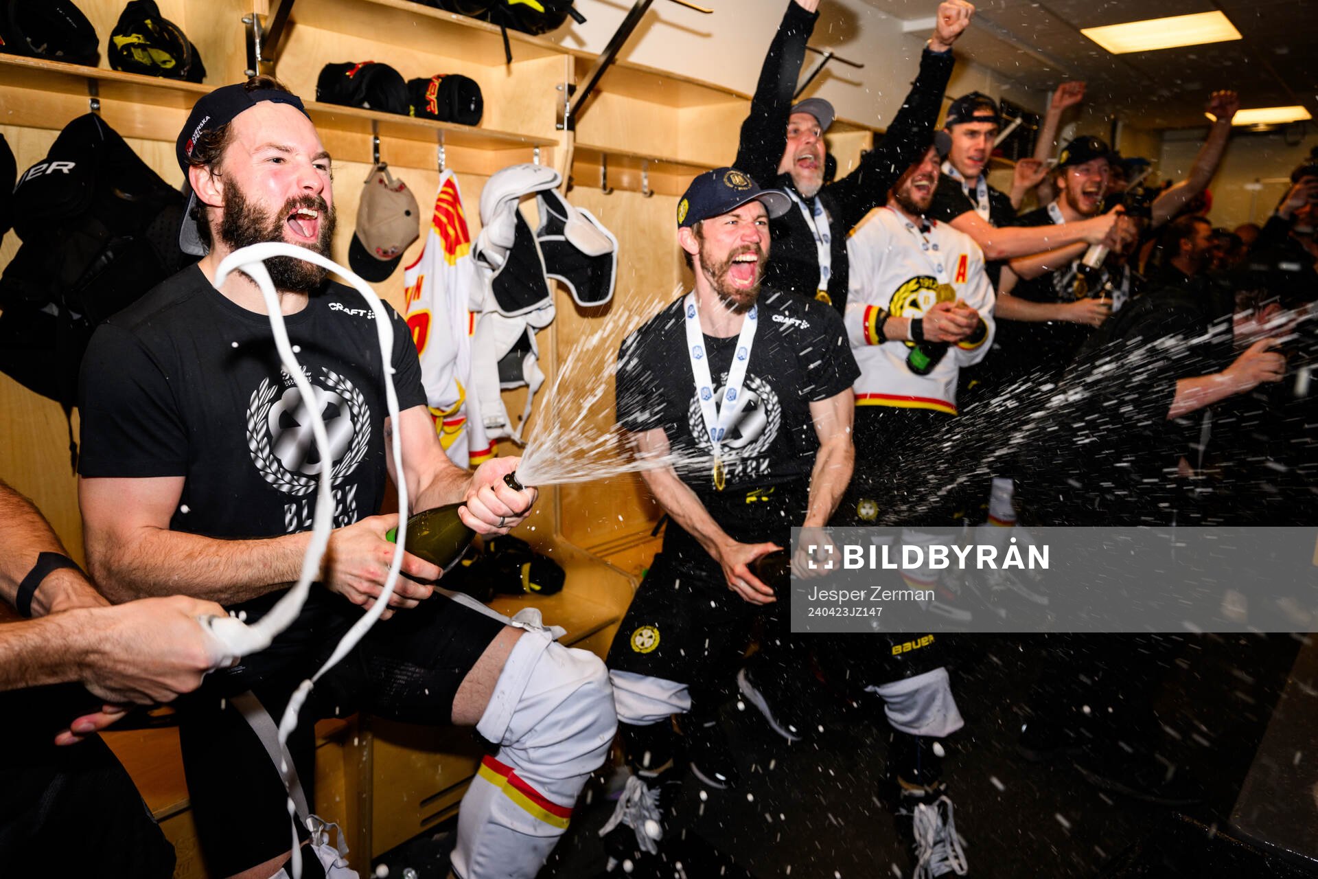 Brynäs Simon Bertilsson och Anton Rödin jublar