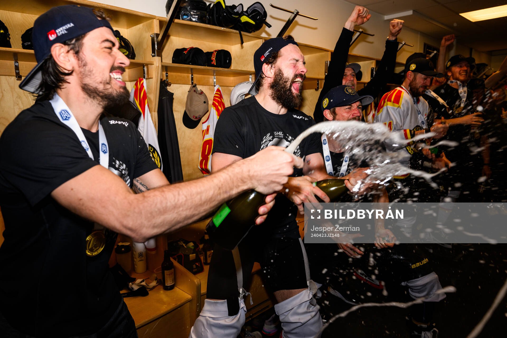 Brynäs Simon Bertilsson jublar