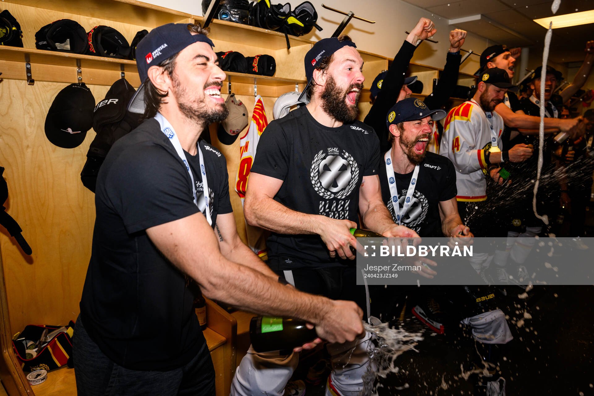 Brynäs Simon Bertilsson jublar