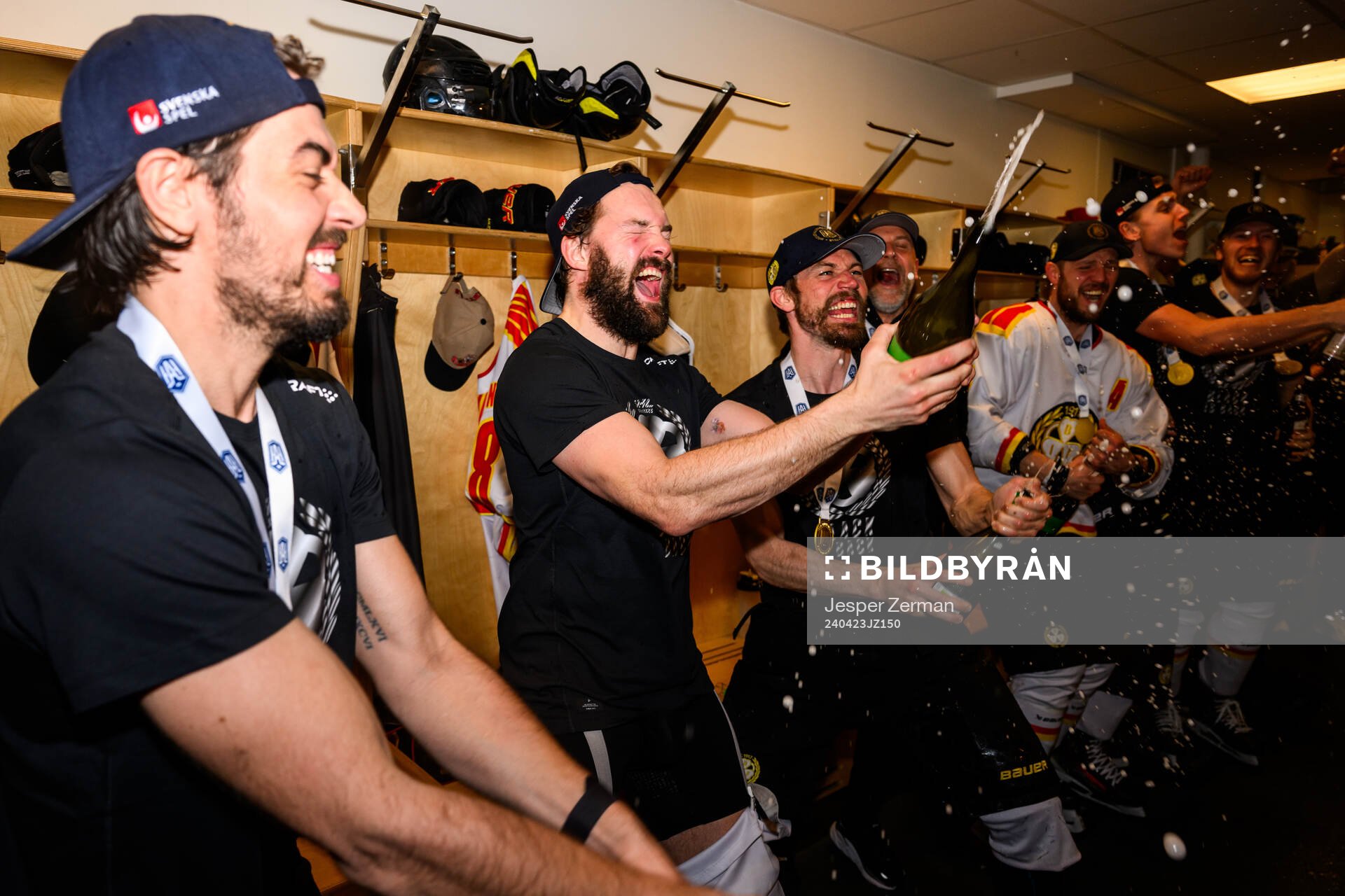 Brynäs Simon Bertilsson och Anton Rödin jublar