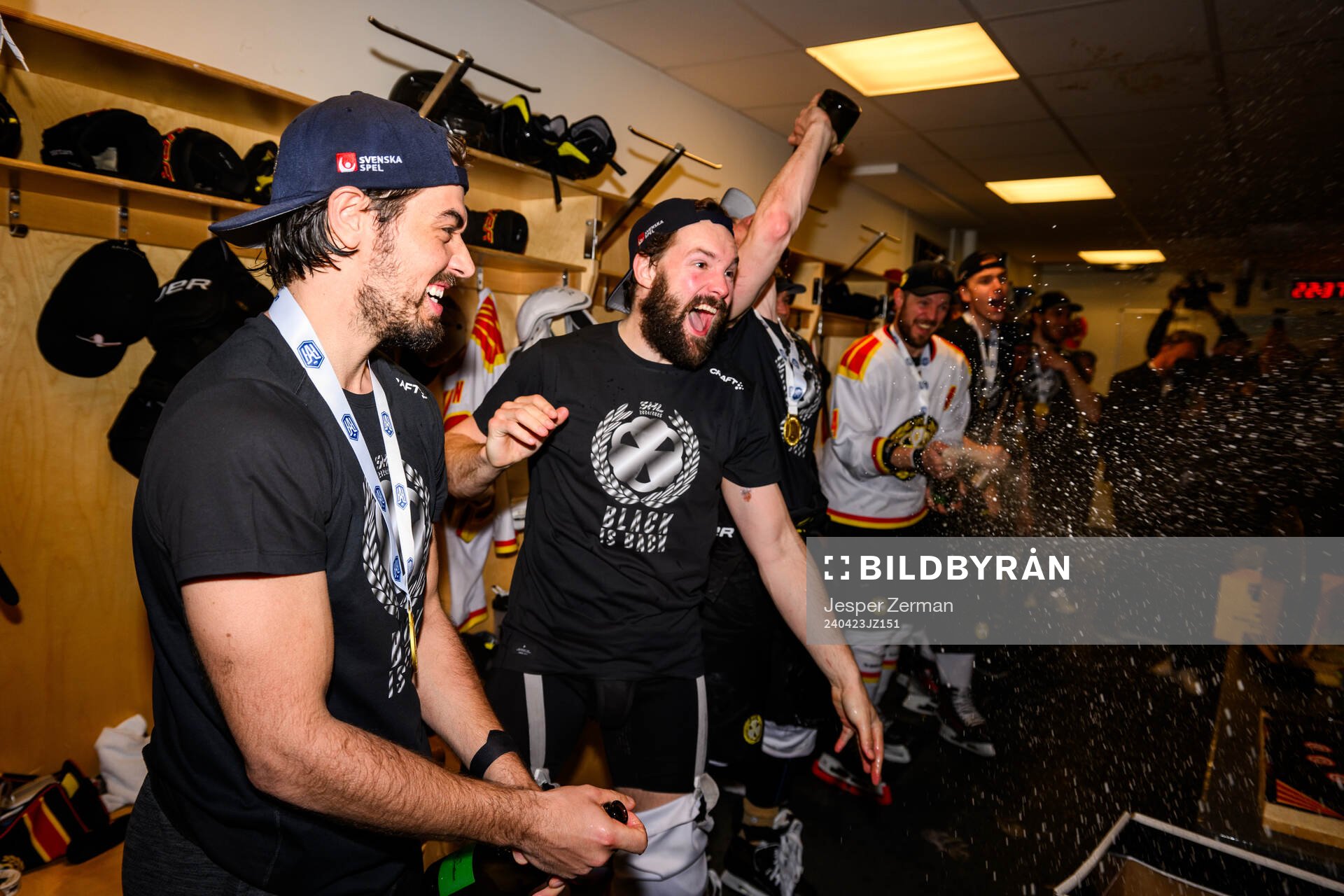 Brynäs Simon Bertilsson jublar