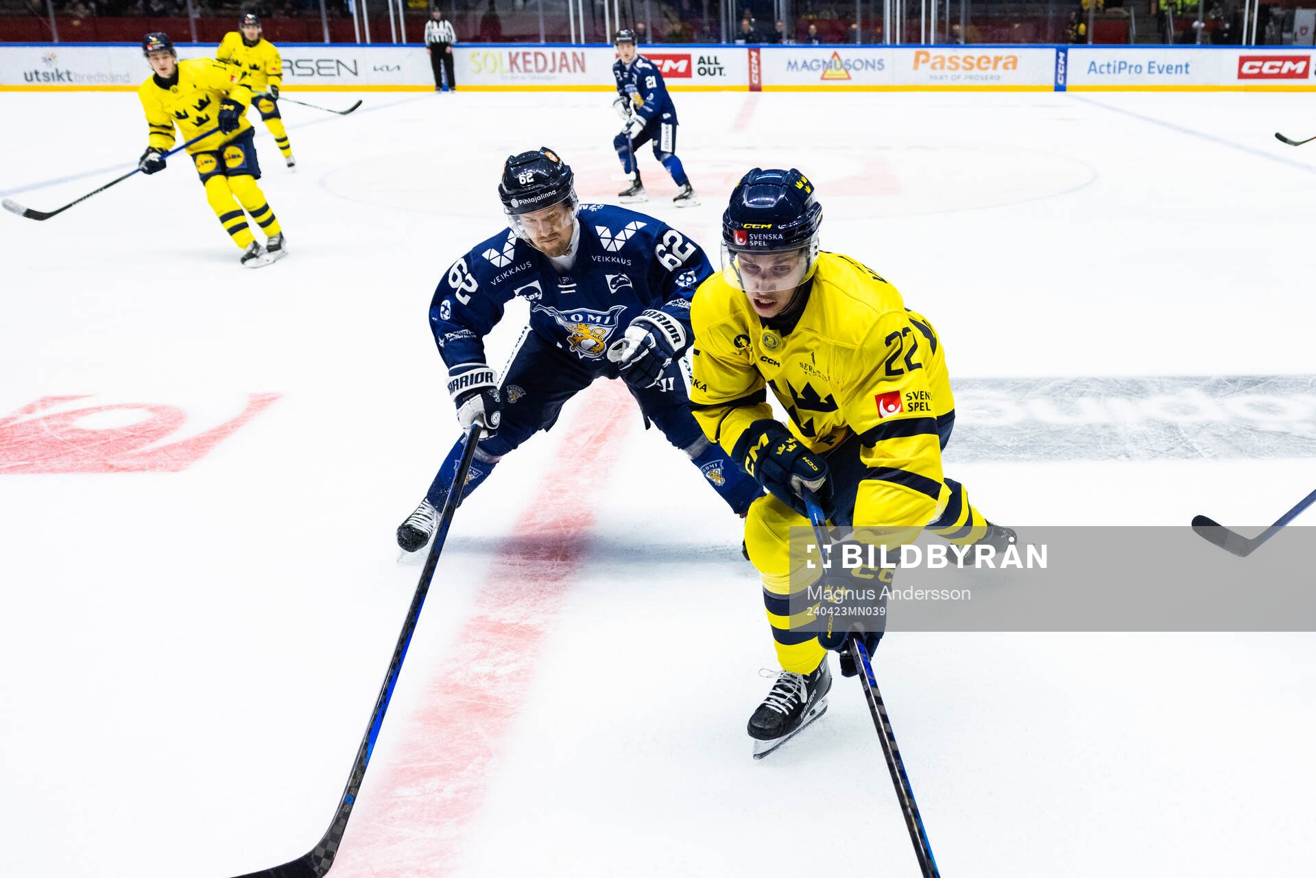 Julius Mattila of Finland and Lukas Vejdemo of Sweden