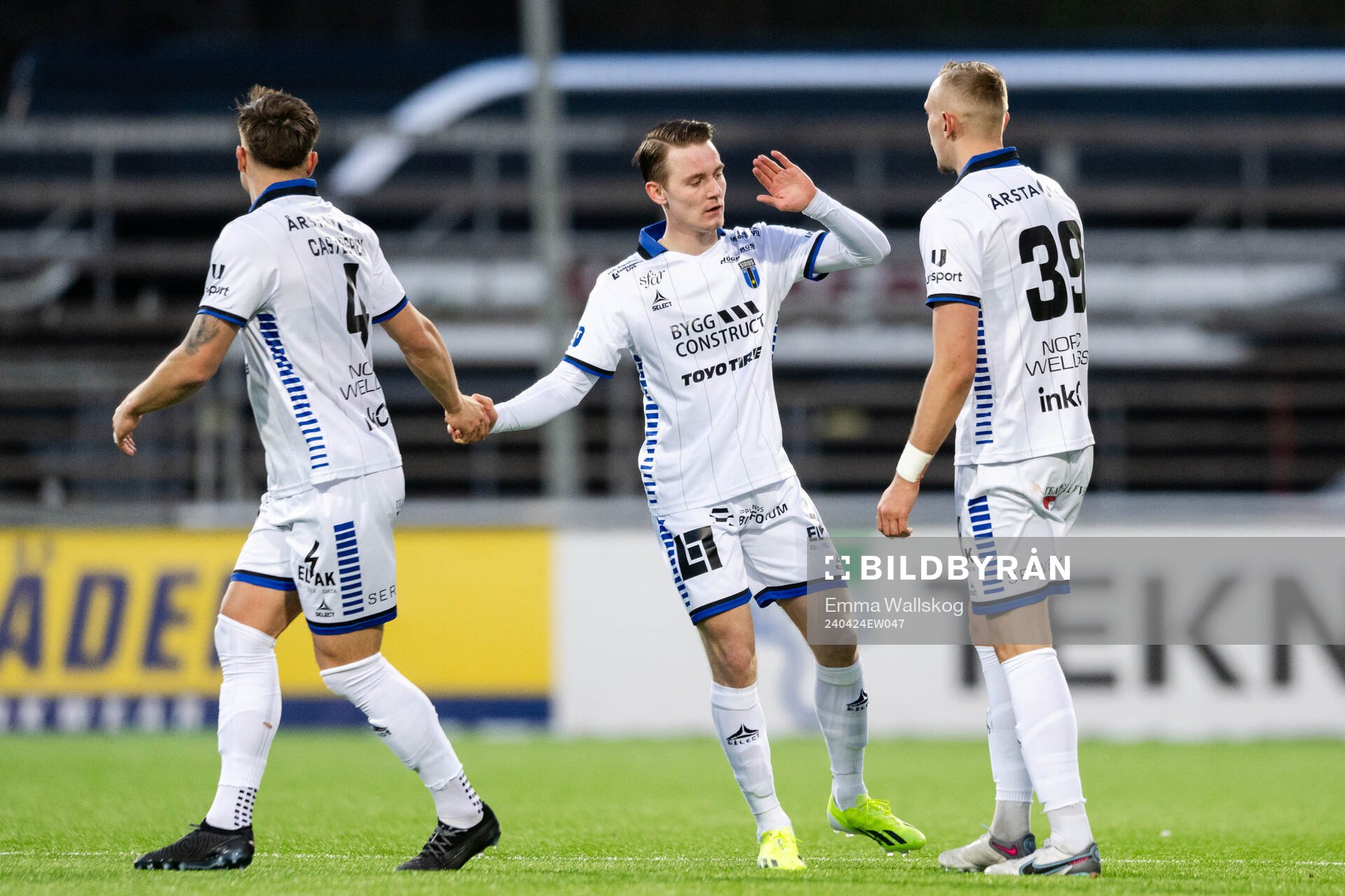Sirius Noel Milleskog och Jakob Voelkerling Persson jublar