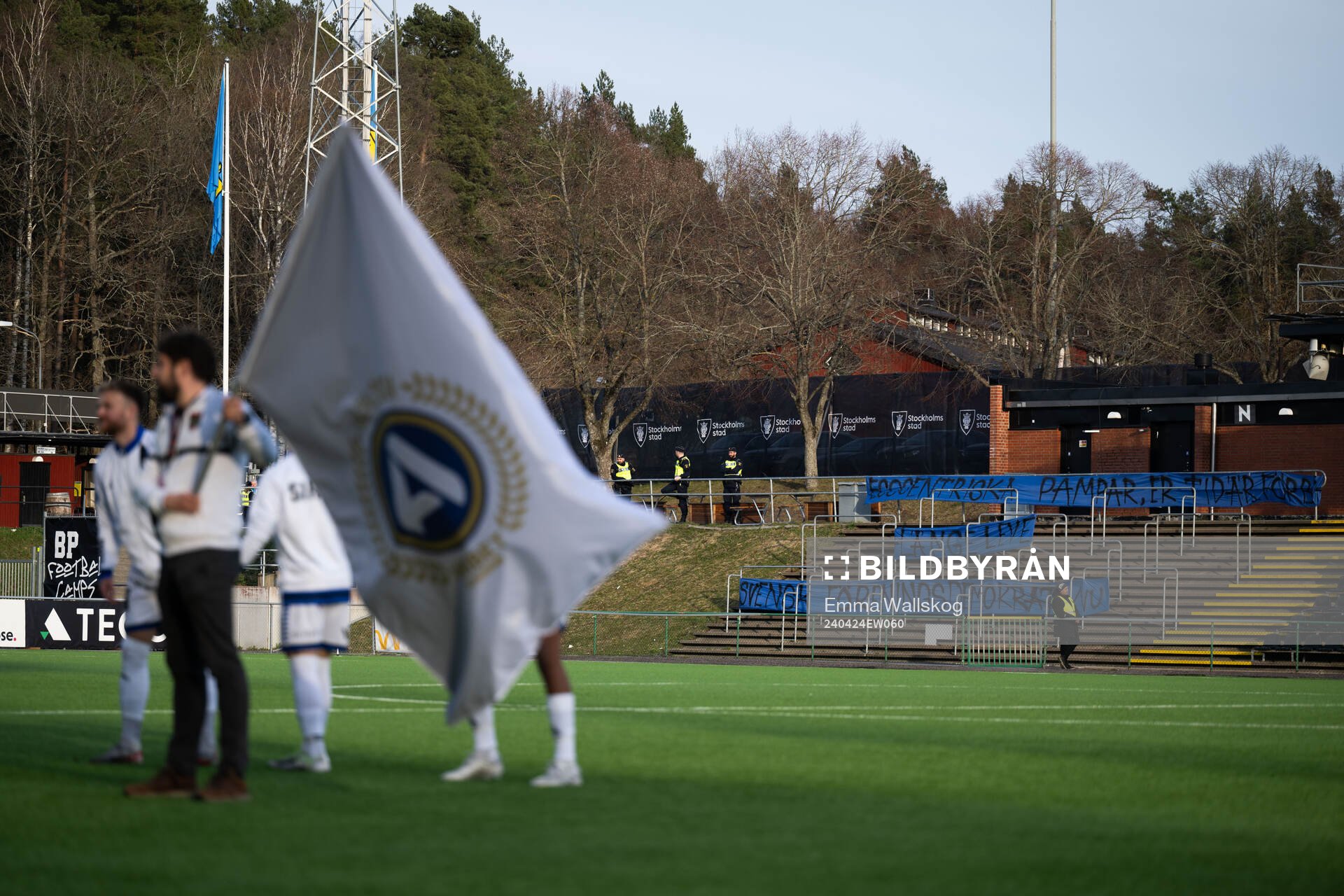 Sirius supportrar med banderoller