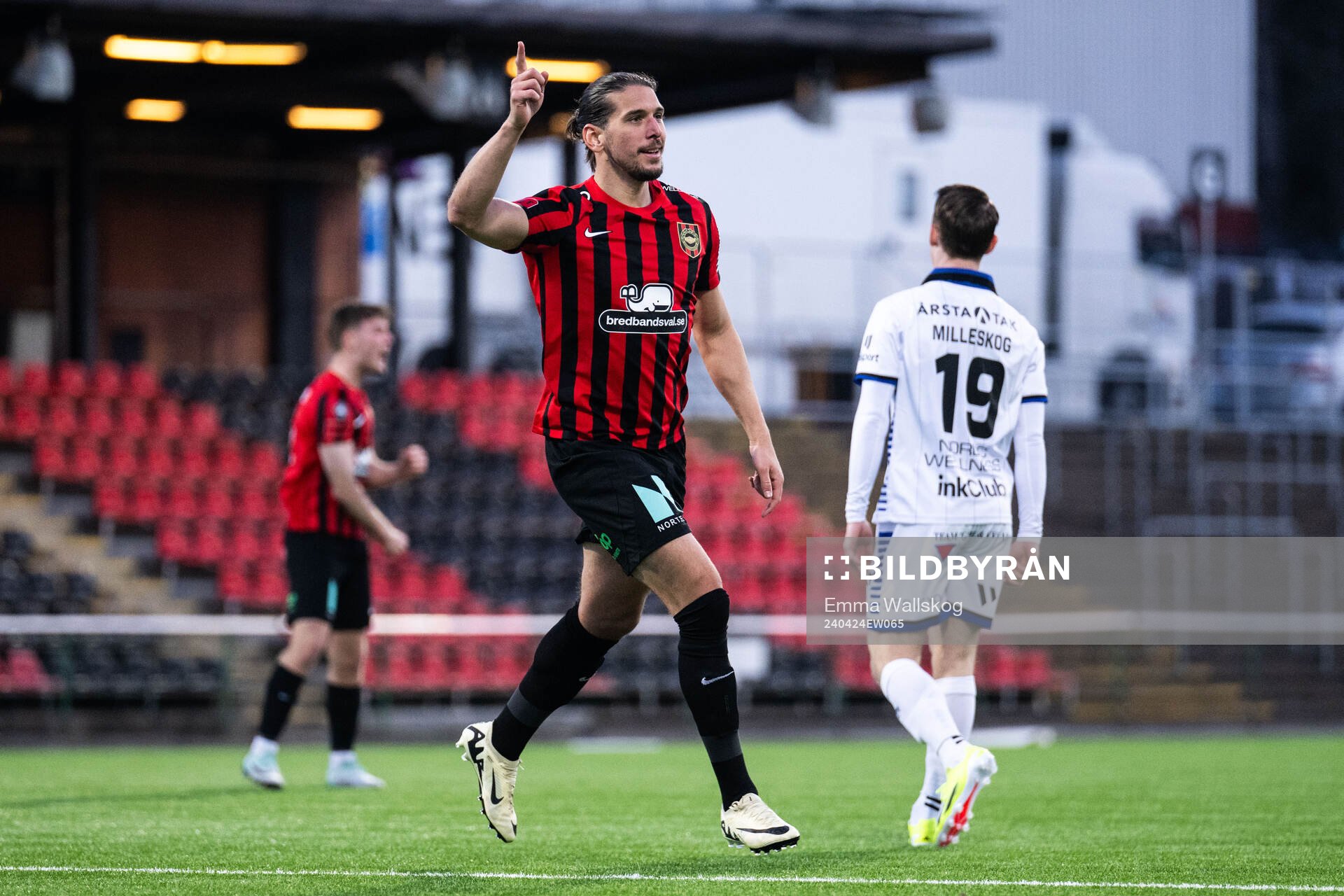 Brommapojkarnas Nikola Vasic jublar
