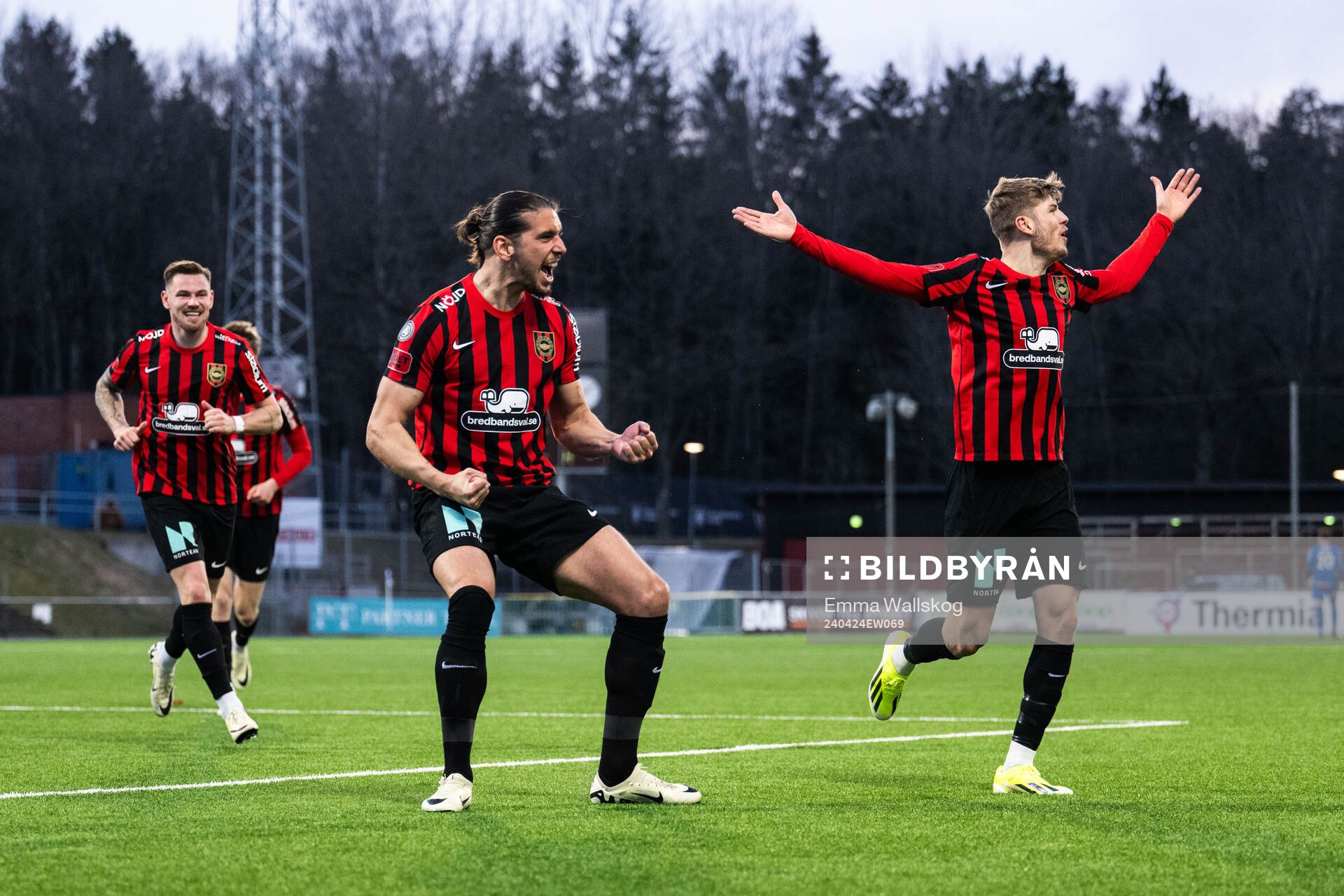 Brommapojkarnas Nikola Vasic jublar