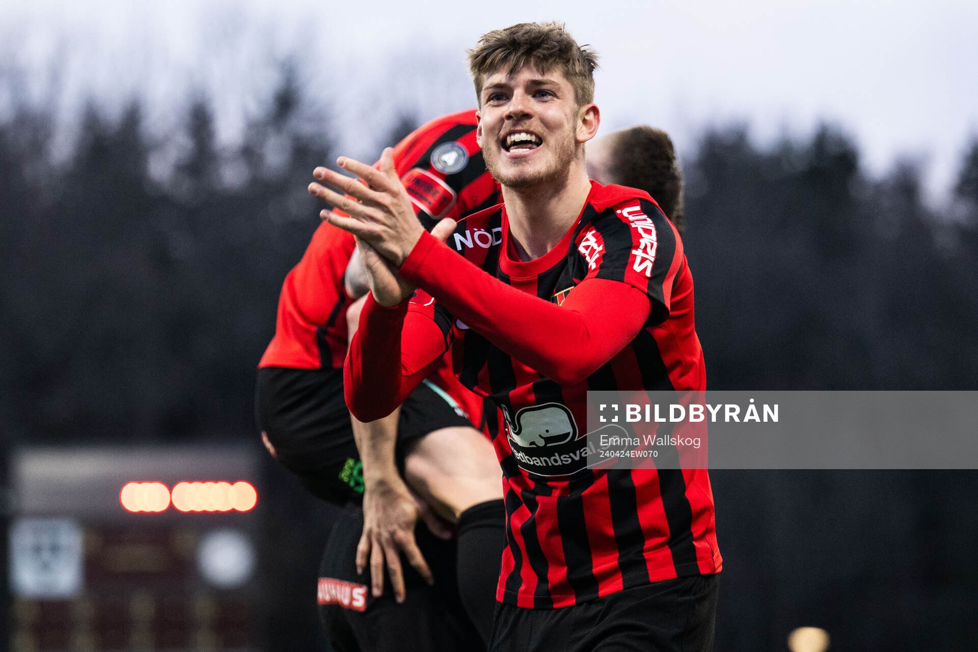Brommapojkarnas Frederik Christensen  jublar