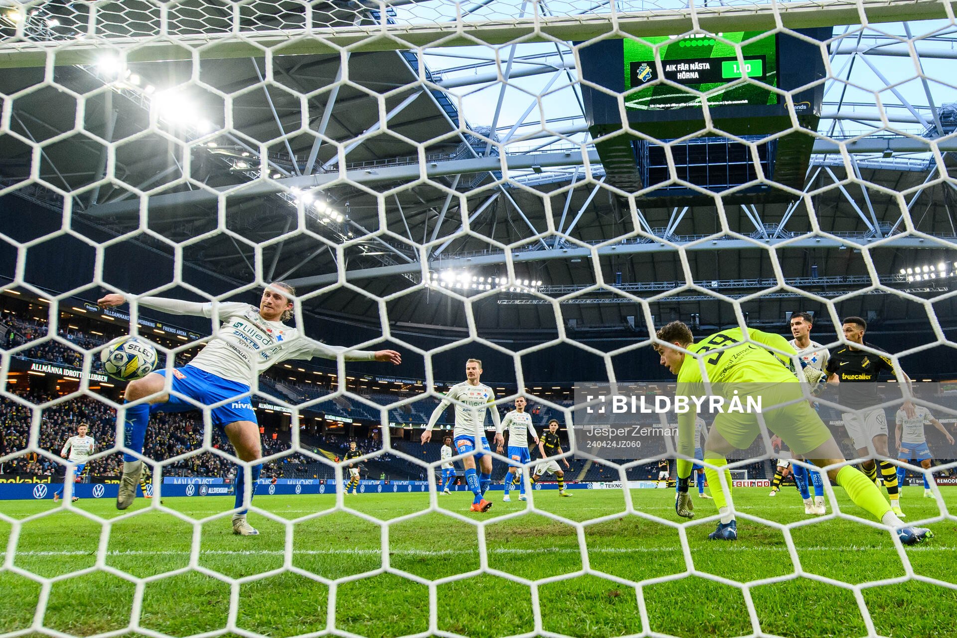 AIKs Benjamin Tiedemann Hansen (ej i bild) gör 2-0 på