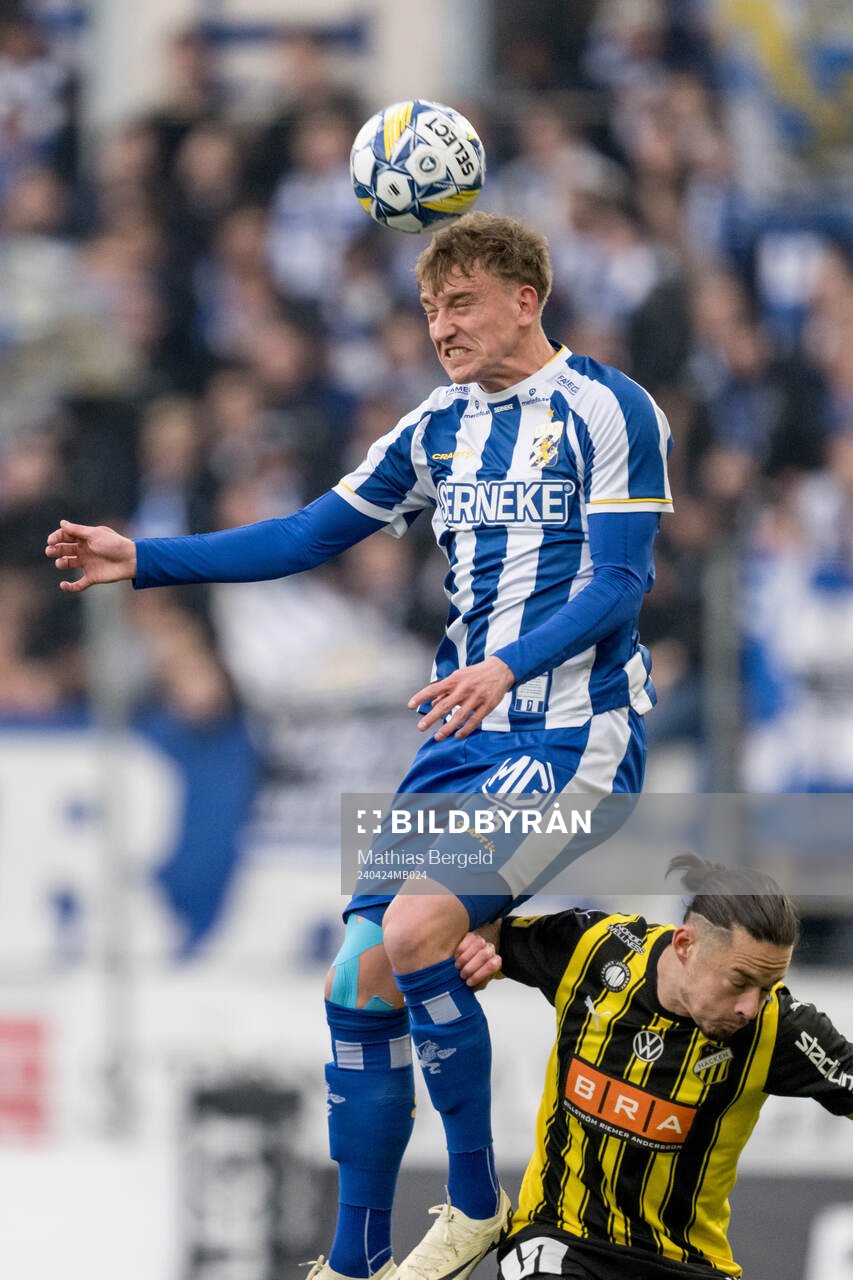 IFK Göteborgs Sebastian Hausner och Häckens Amor Layouni