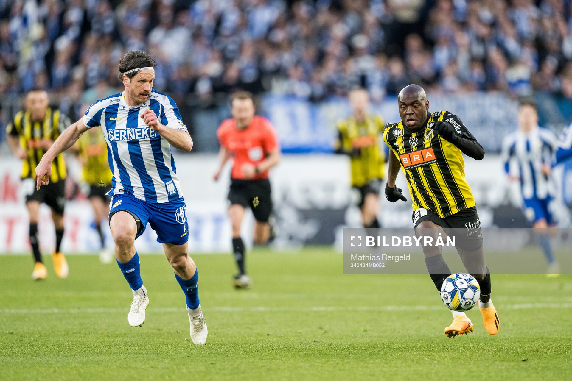 IFK Göteborgs Gustav Svensson och Häckens Edward Chilufya