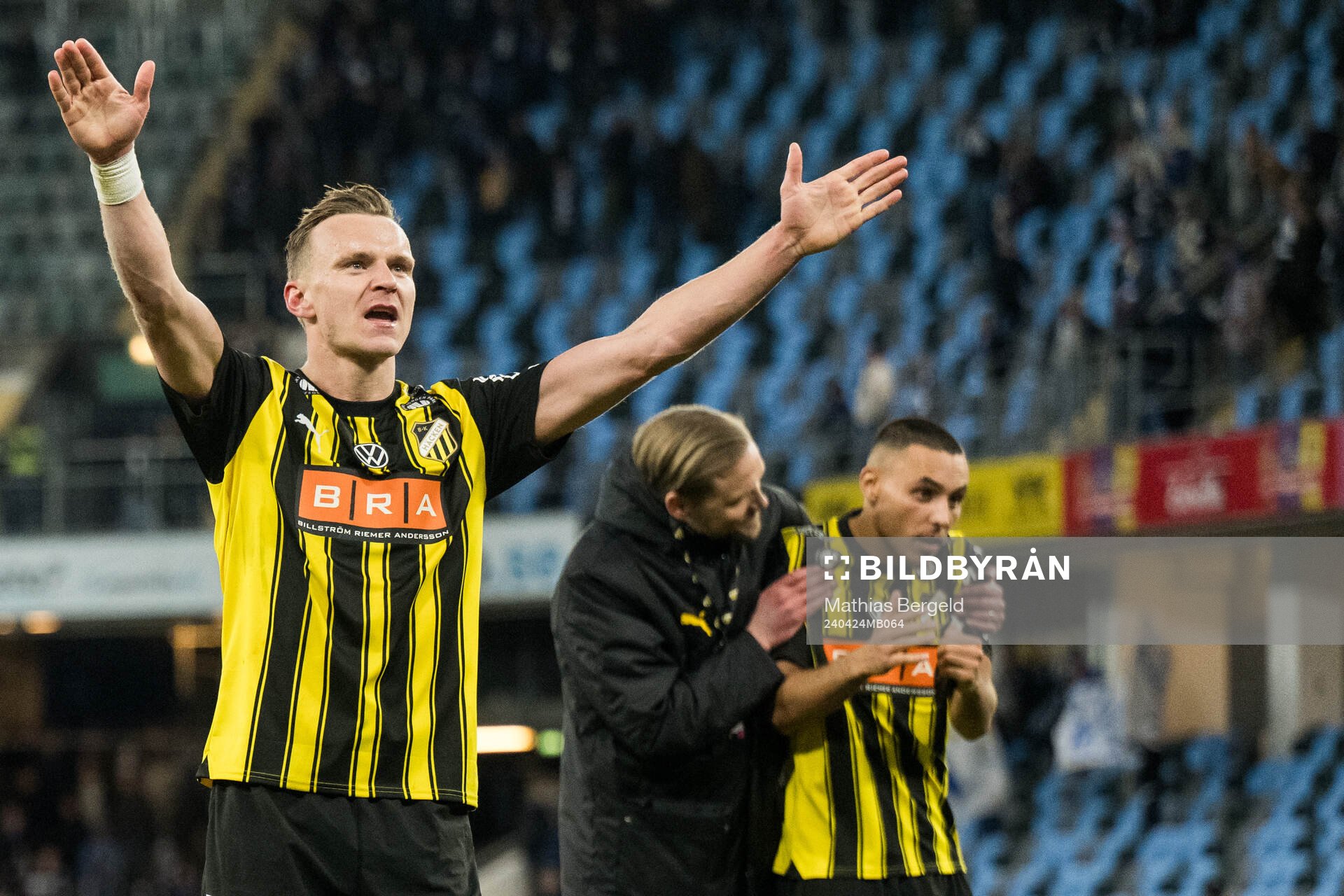 Häckens Marius Lode jublar