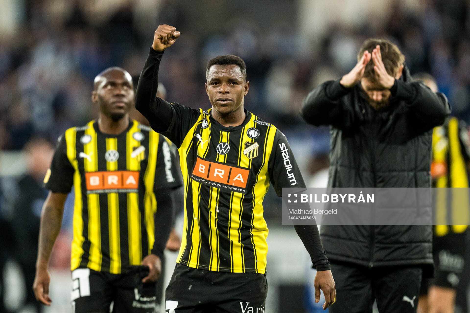 Häckens Abdulrazaq Ishaq jublar