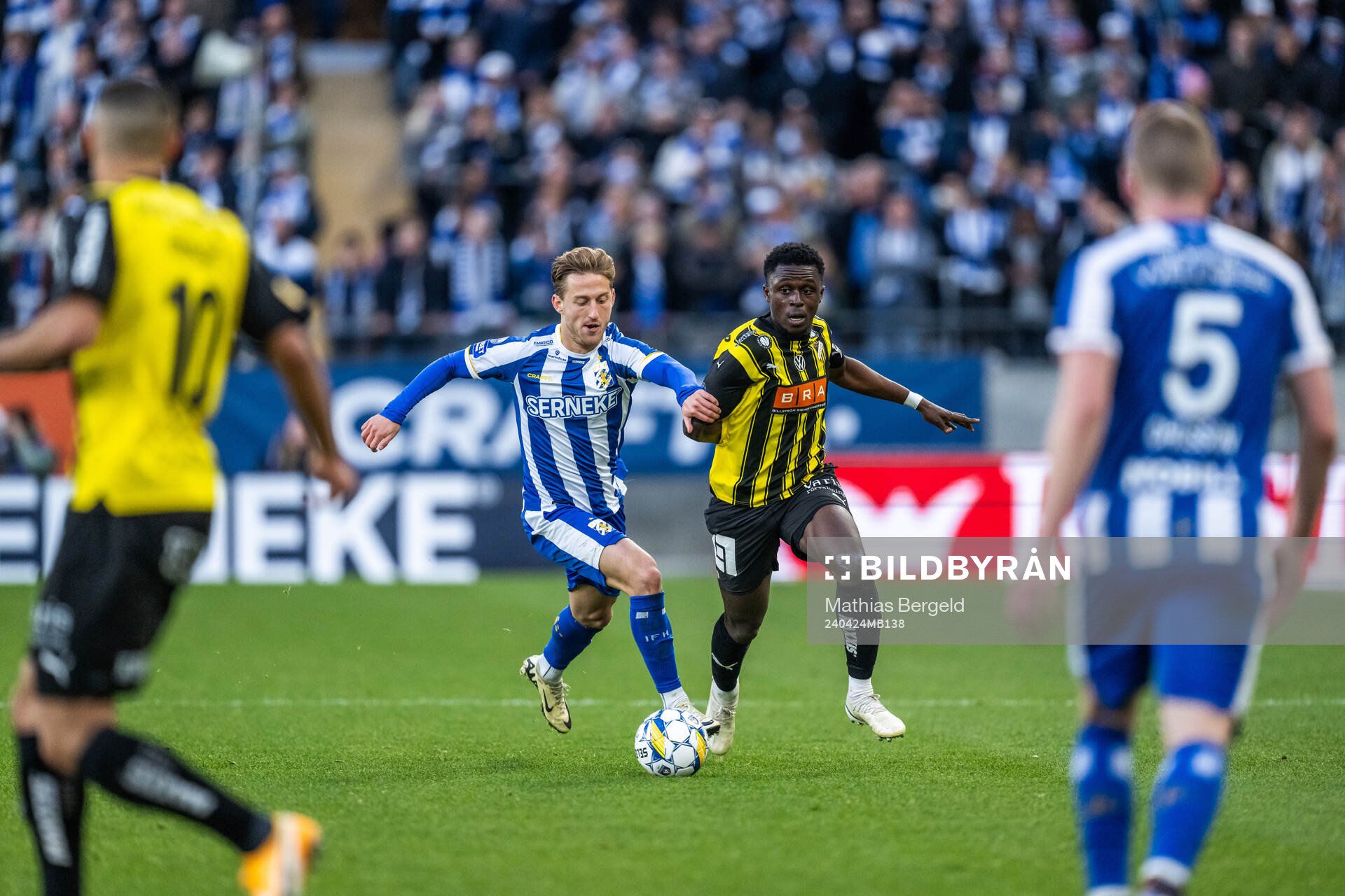 IFK Göteborgs Arbnor Mucolli och Häckens Zeidane Inoussa