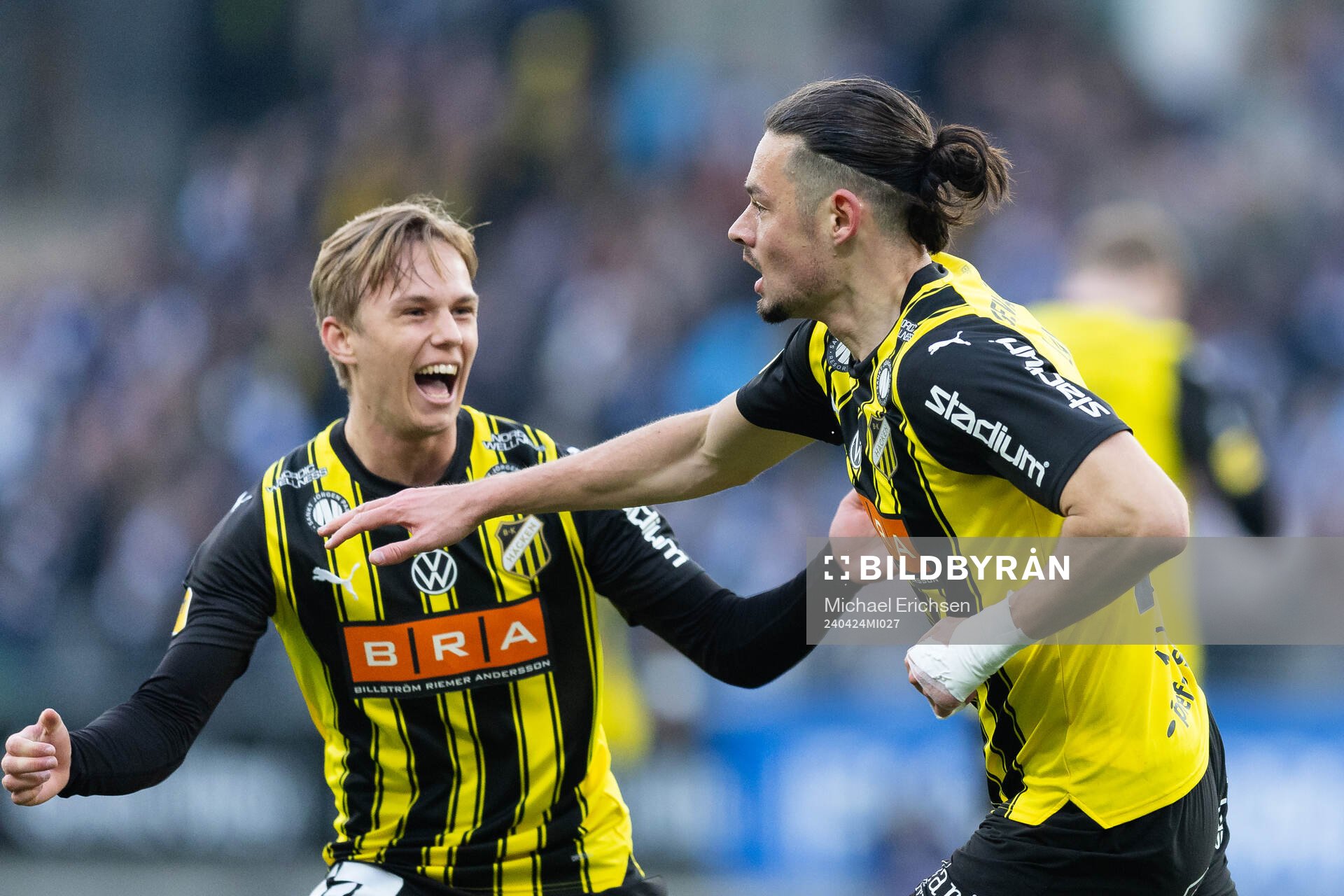 Häckens Amor Layouni jublar ihop med Pontus Dahbo