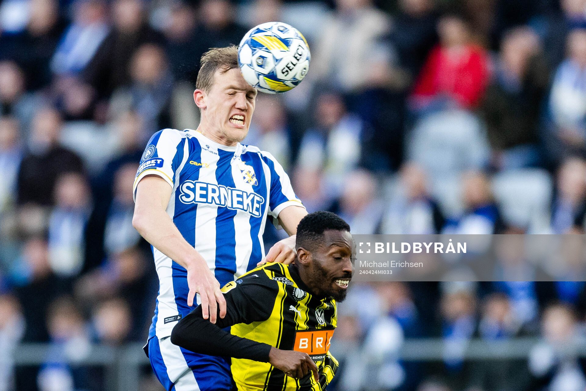 IFK Göteborgs Adam Carlén och Häckens Blair Sebastian