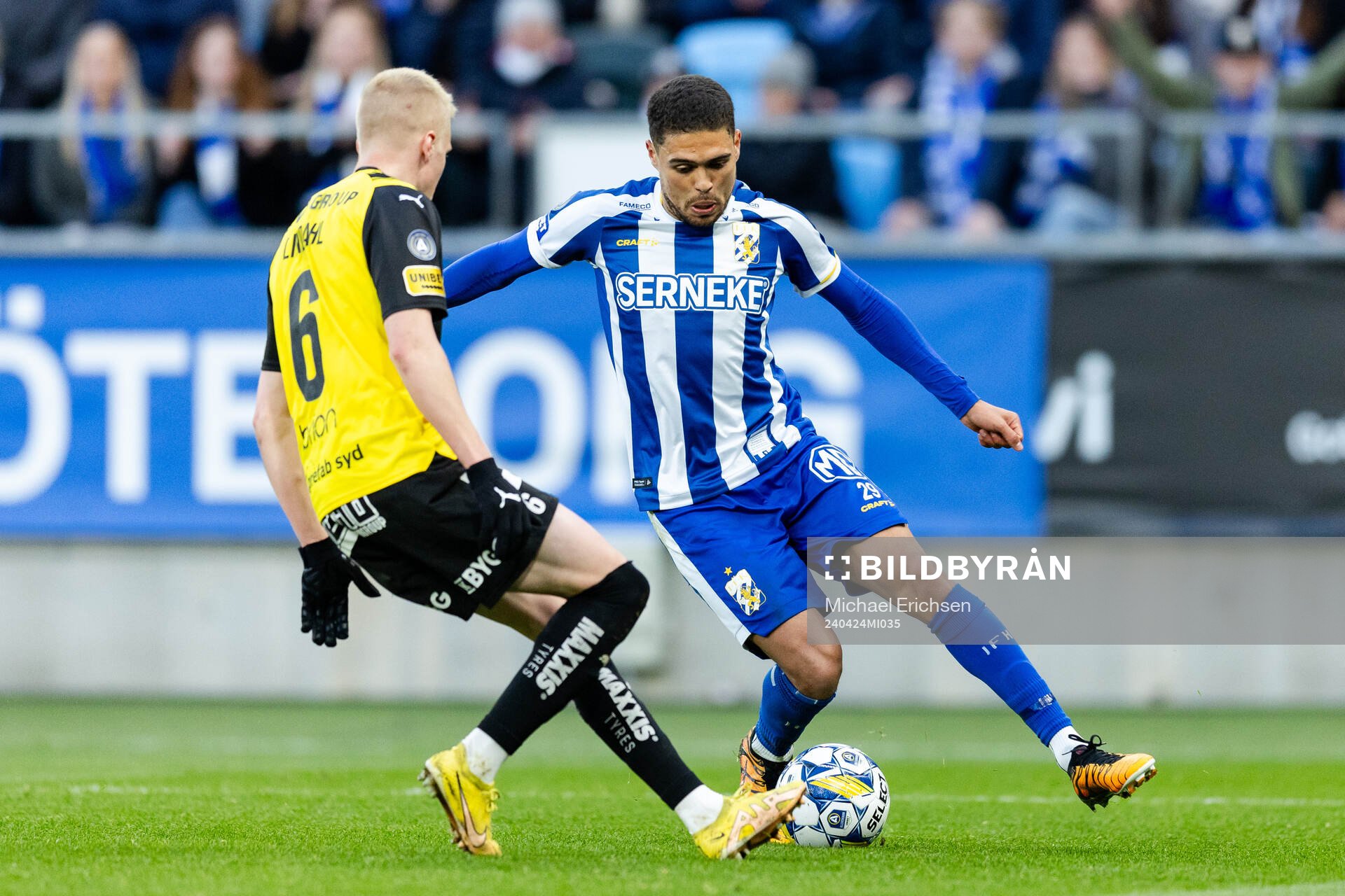 Häckens Axel Lindahl och IFK Göteborgs Thomas Santos