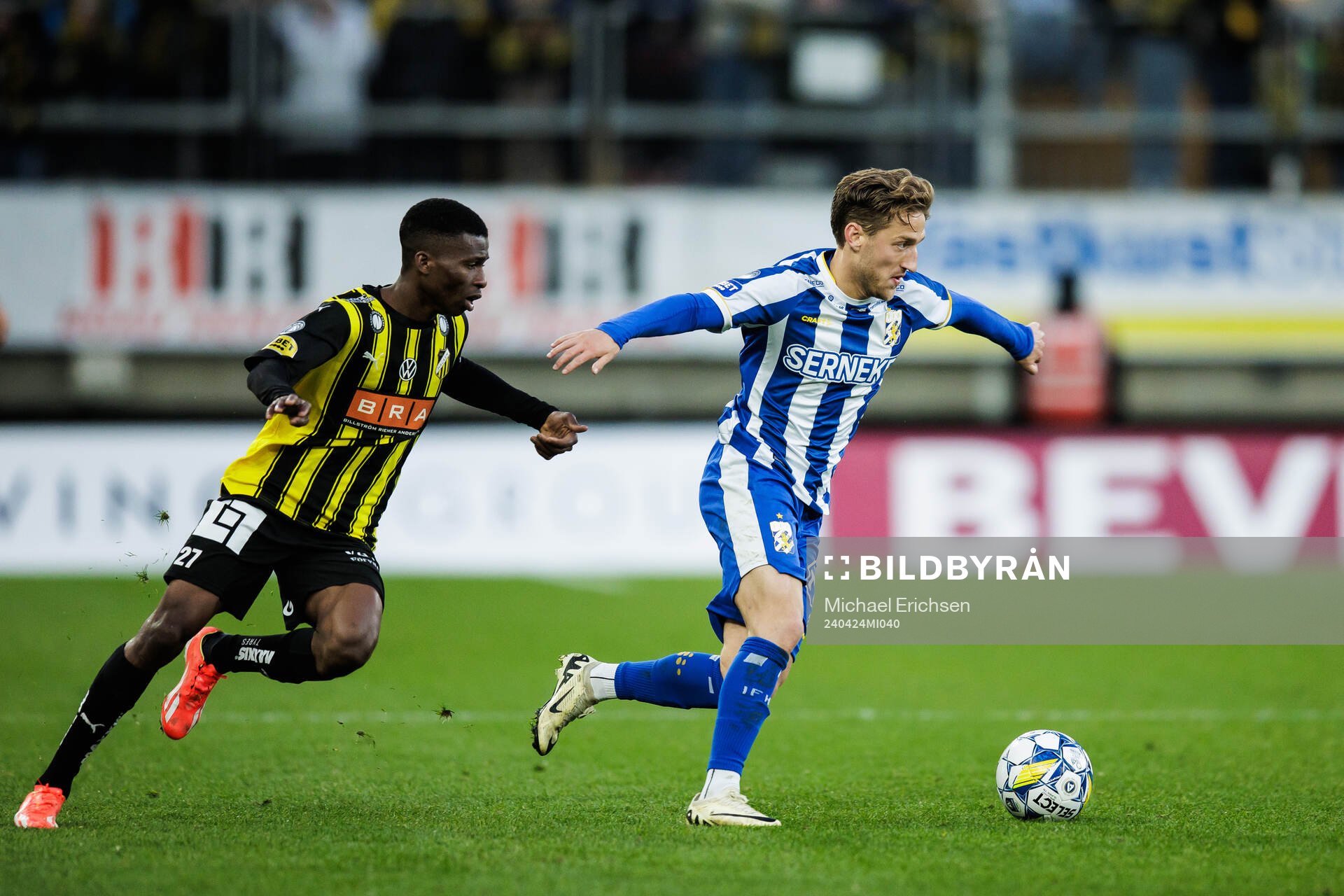 Häckens Akoua Romeo Amane och IFK Göteborgs Arbnor Mucolli