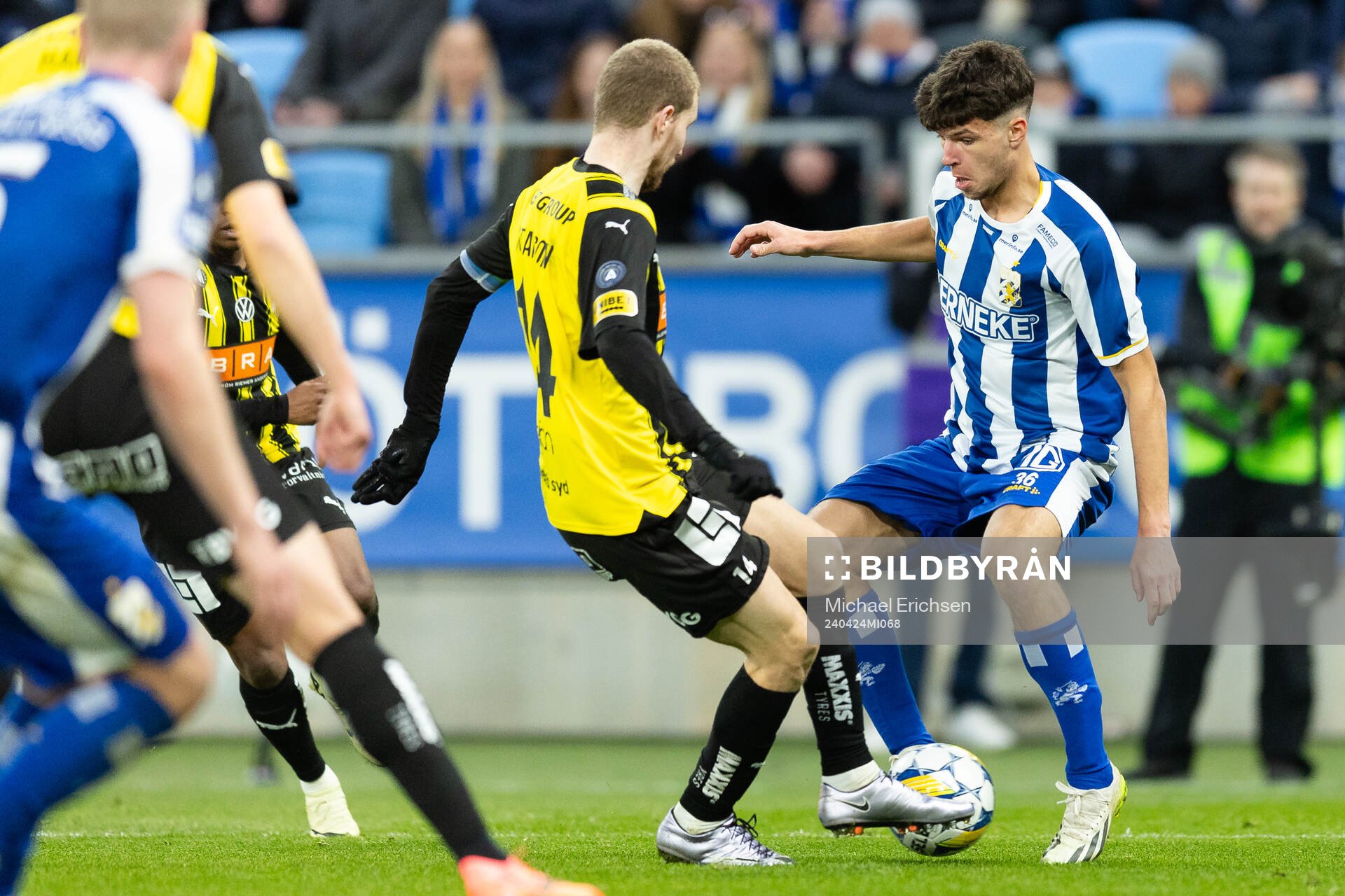 IFK Göteborgs Lion Beqiri och Häckens Simon Gustafson