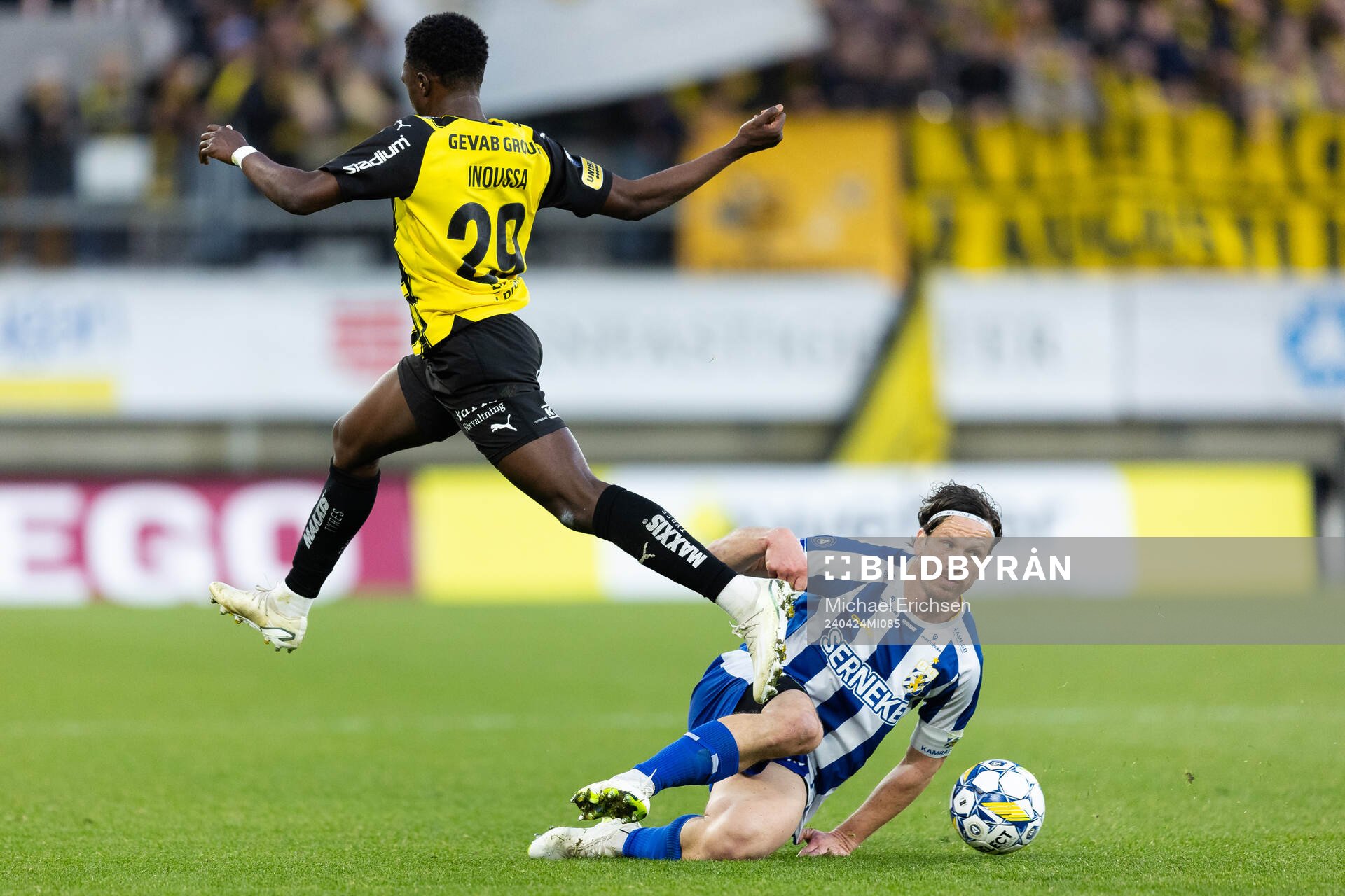 Häckens Zeidane Inoussa och IFK Göteborgs Gustav Svensson