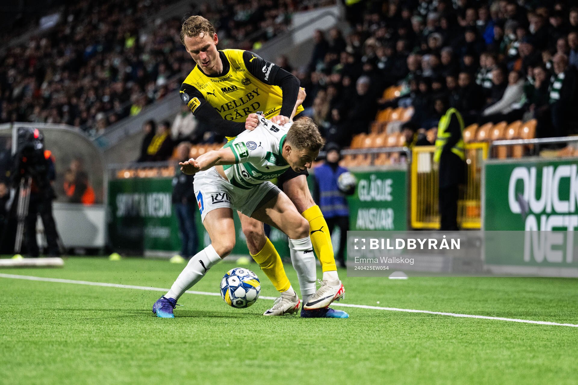 Mjällbys Alexander Johansson och Västerås Simon Gefvert