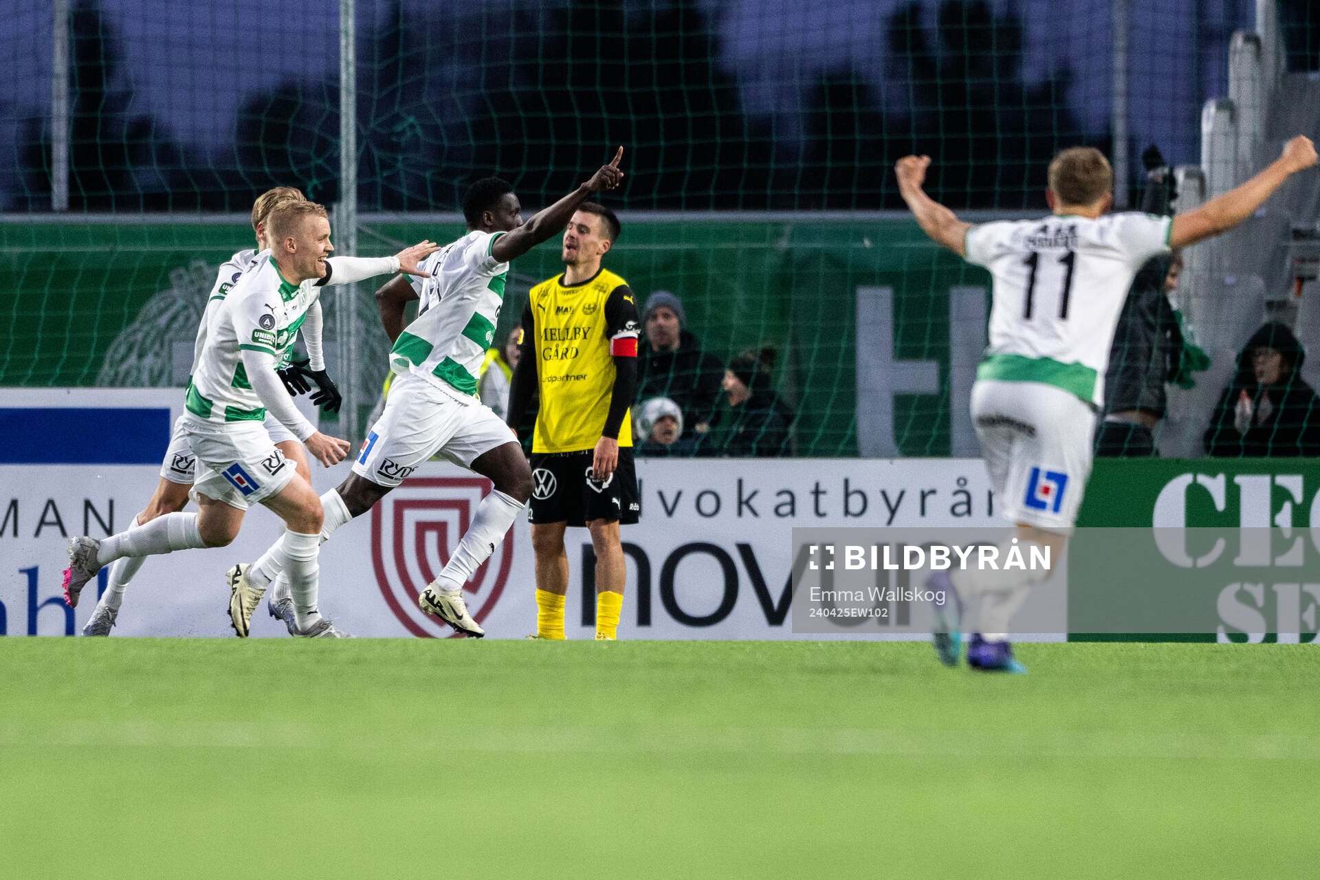 Västerås Ibrahim Yalatif Diabate jublar efter 2-1 under fotbollsmatchen i Allsvenskan mellan Västerås och Mjällby den 25 april 2024 i Västerås.