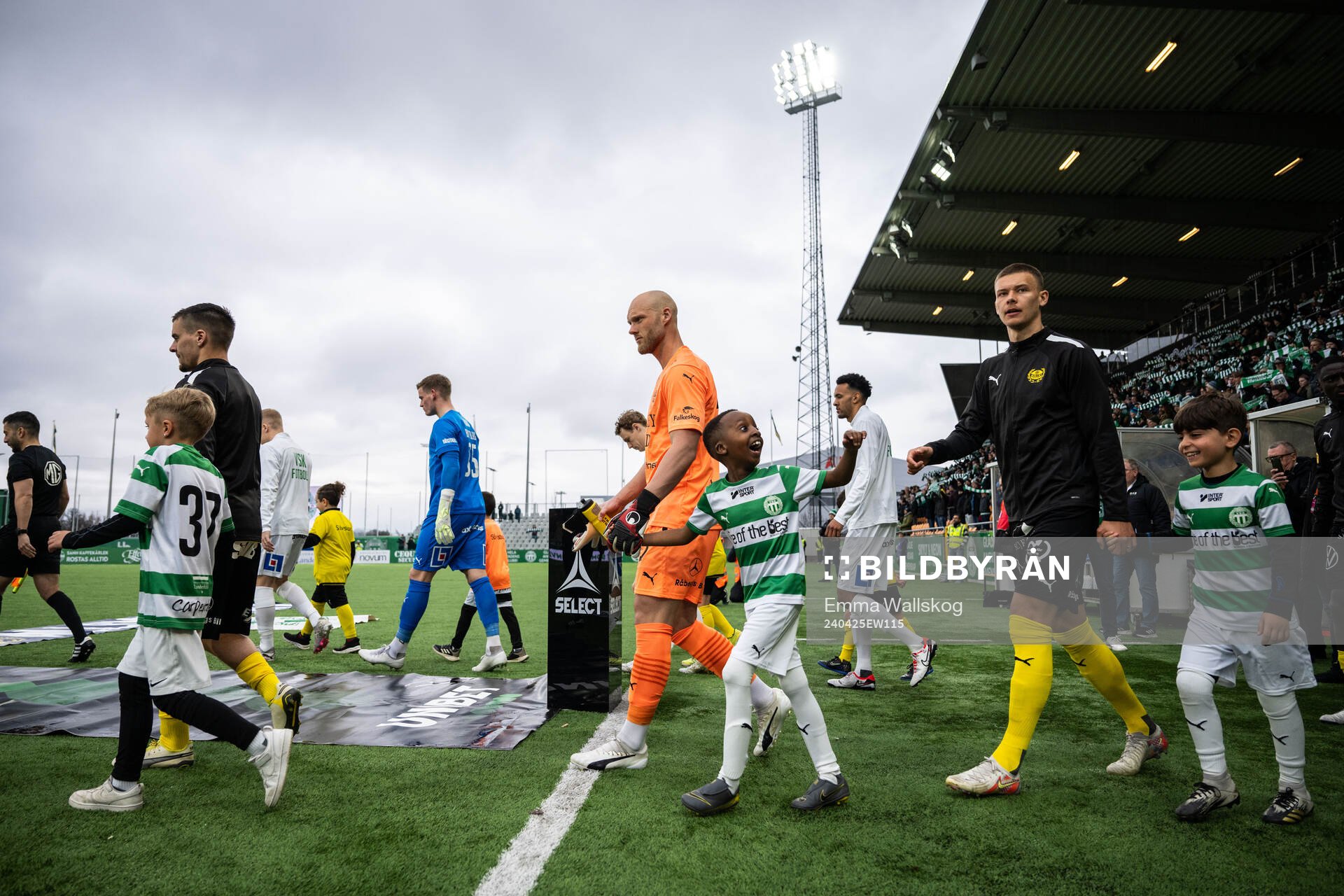 Mjällbys målvakt Alexander Lundin och Arvid Brorsson gör