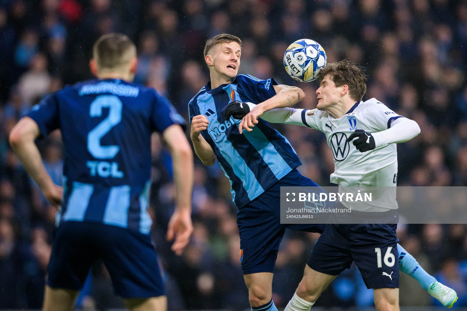 Djurgårdens Miro Tenho och Malmö FFs Oliver Berg