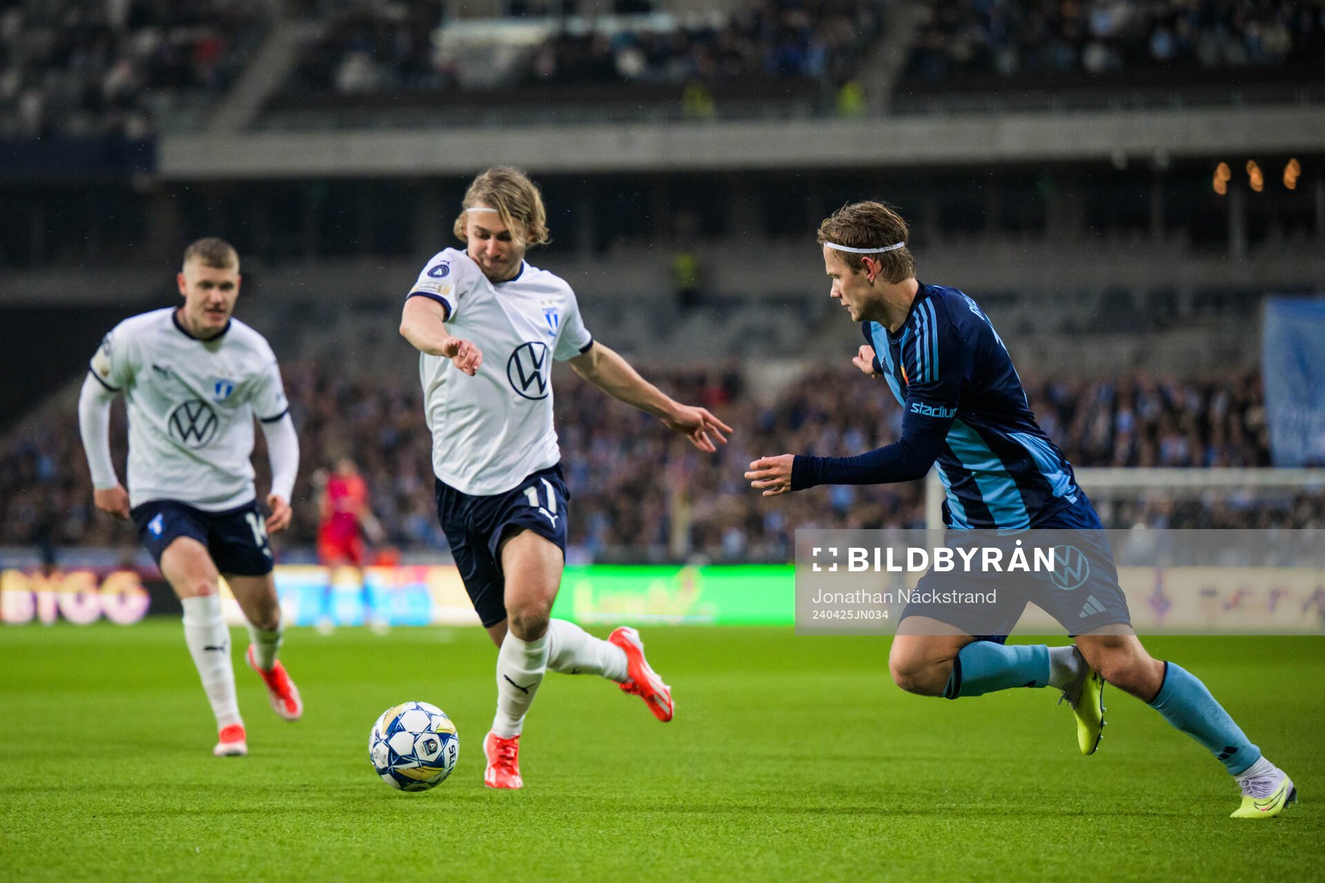 Malmö FFs Sebastian Nanasi och Djurgårdens Oskar Fallenius