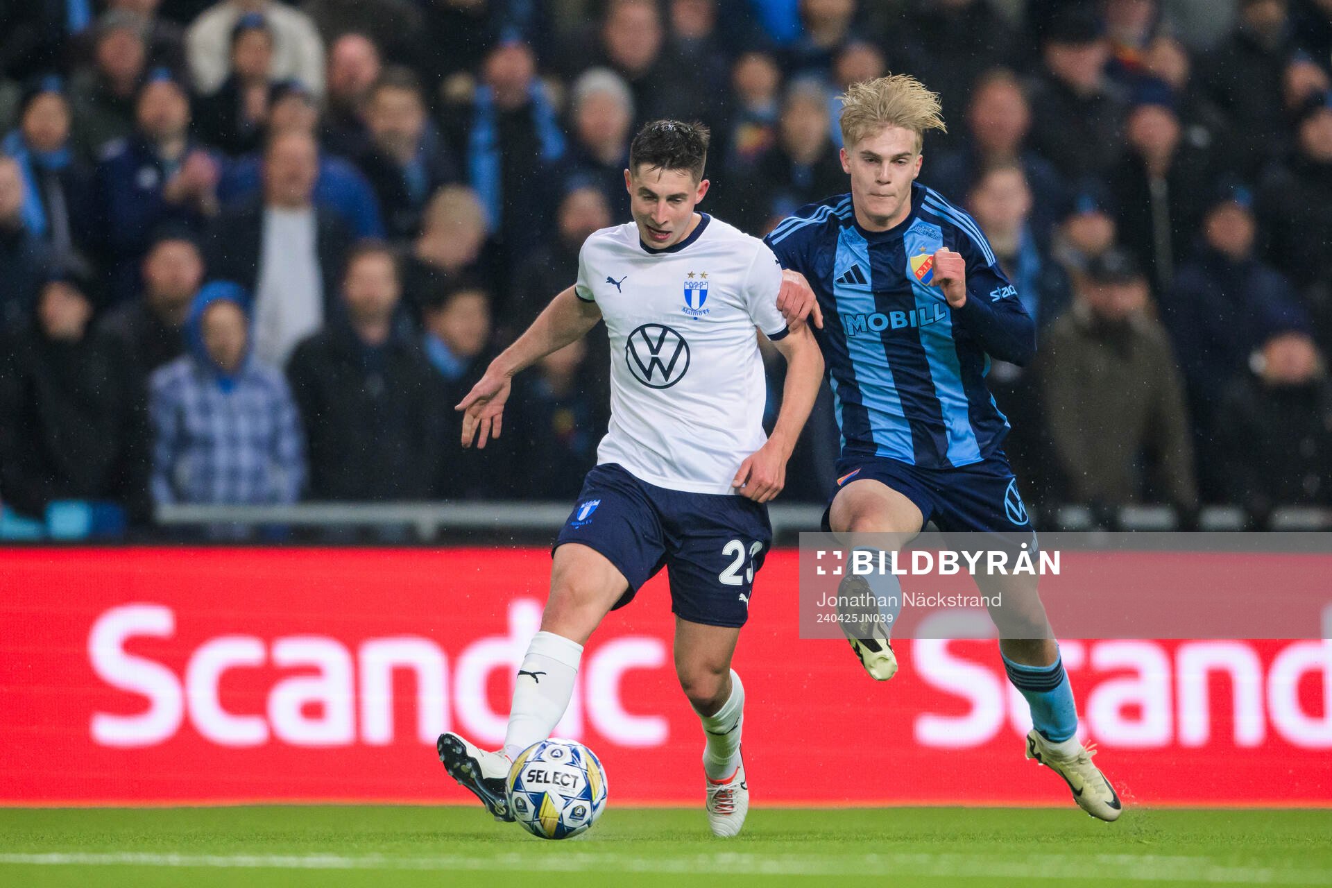 Malmö FFs Lasse Berg Johnsen och Djurgårdens Lucas