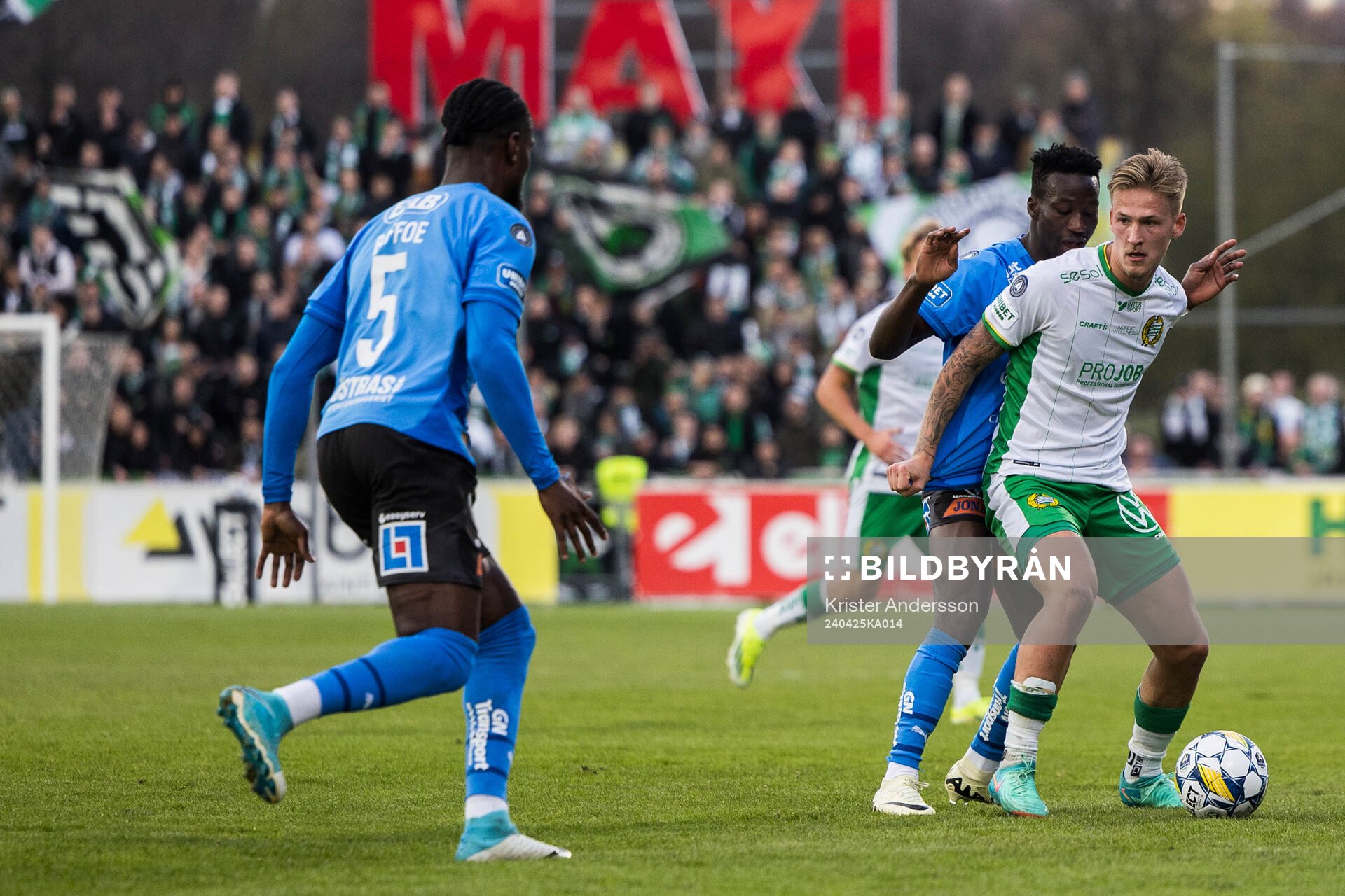 Hammarbys Fredrik Hammar och Halmstads Naeem Mohammed