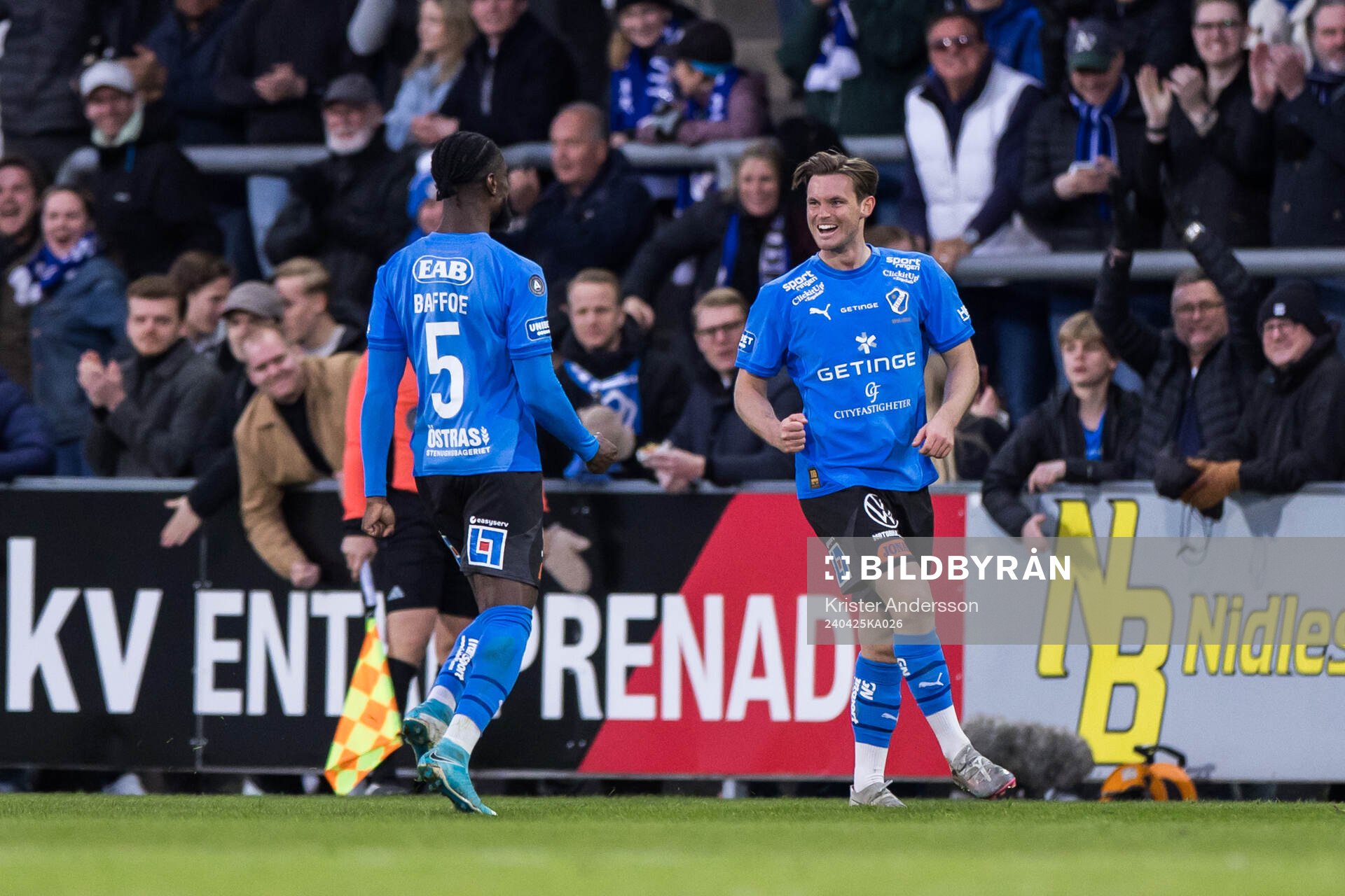 Halmstads Jonathan Svedberg jublar