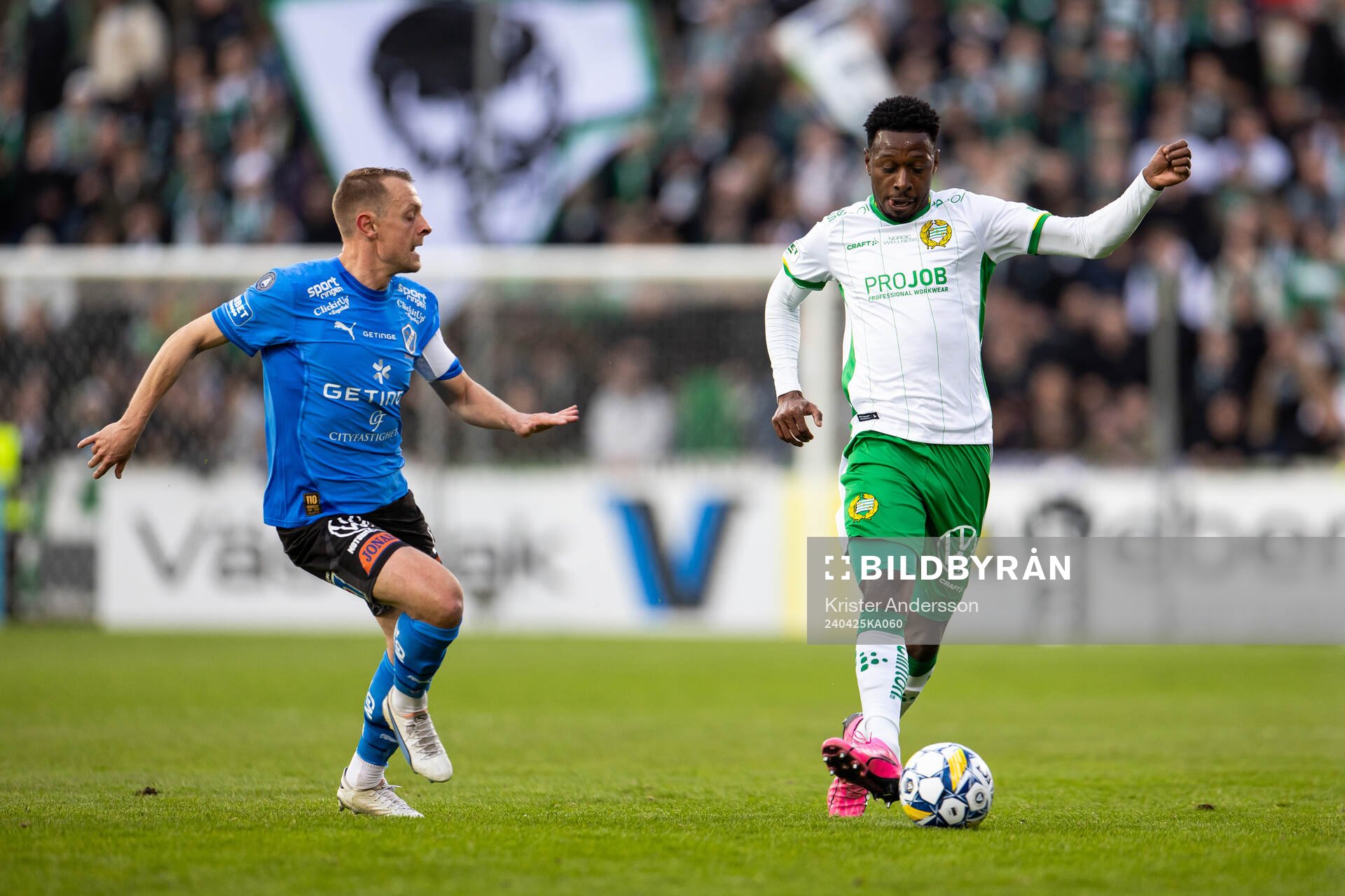 Halmstads Joel Allansson och Hammarbys Shaquille Pinas