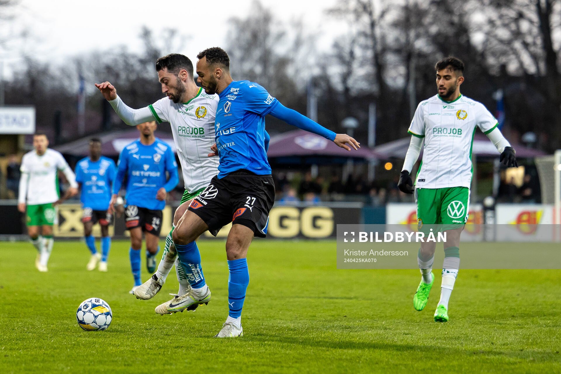 Hammarbys Nahir Besara och Halmstads Vinicius Nogueira De