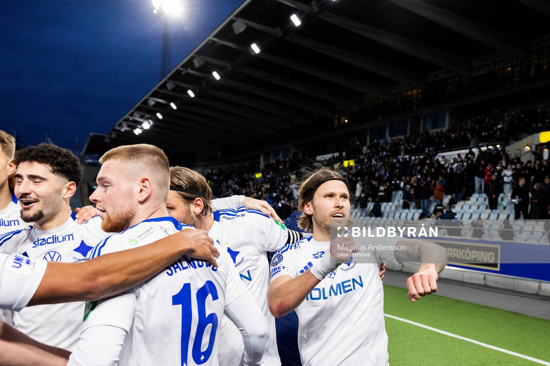 IFK Norrköpings Arnor Traustason jublar efter4-2