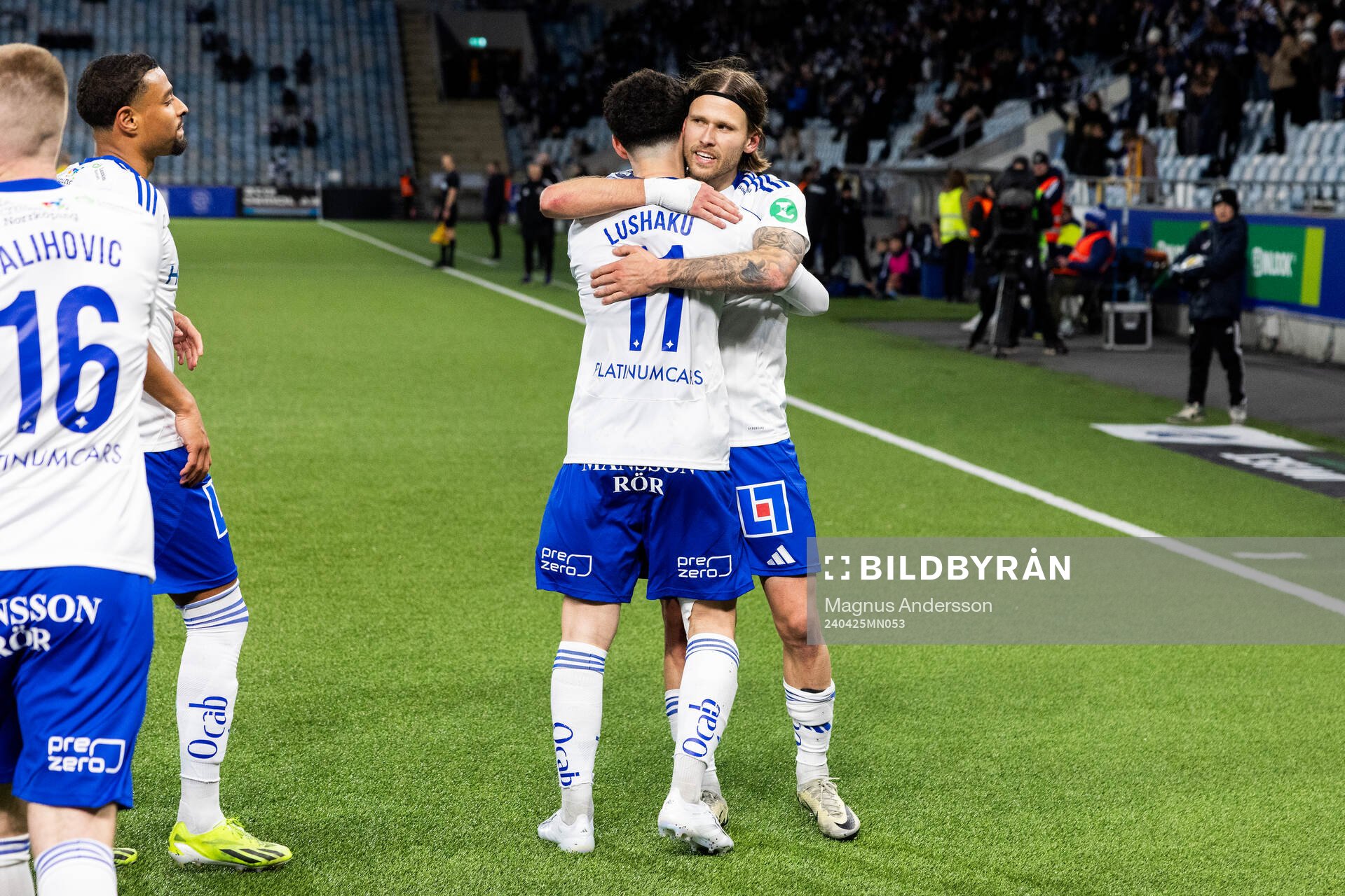 IFK Norrköpings Ismet Lushaku och Arnor Traustason jublar