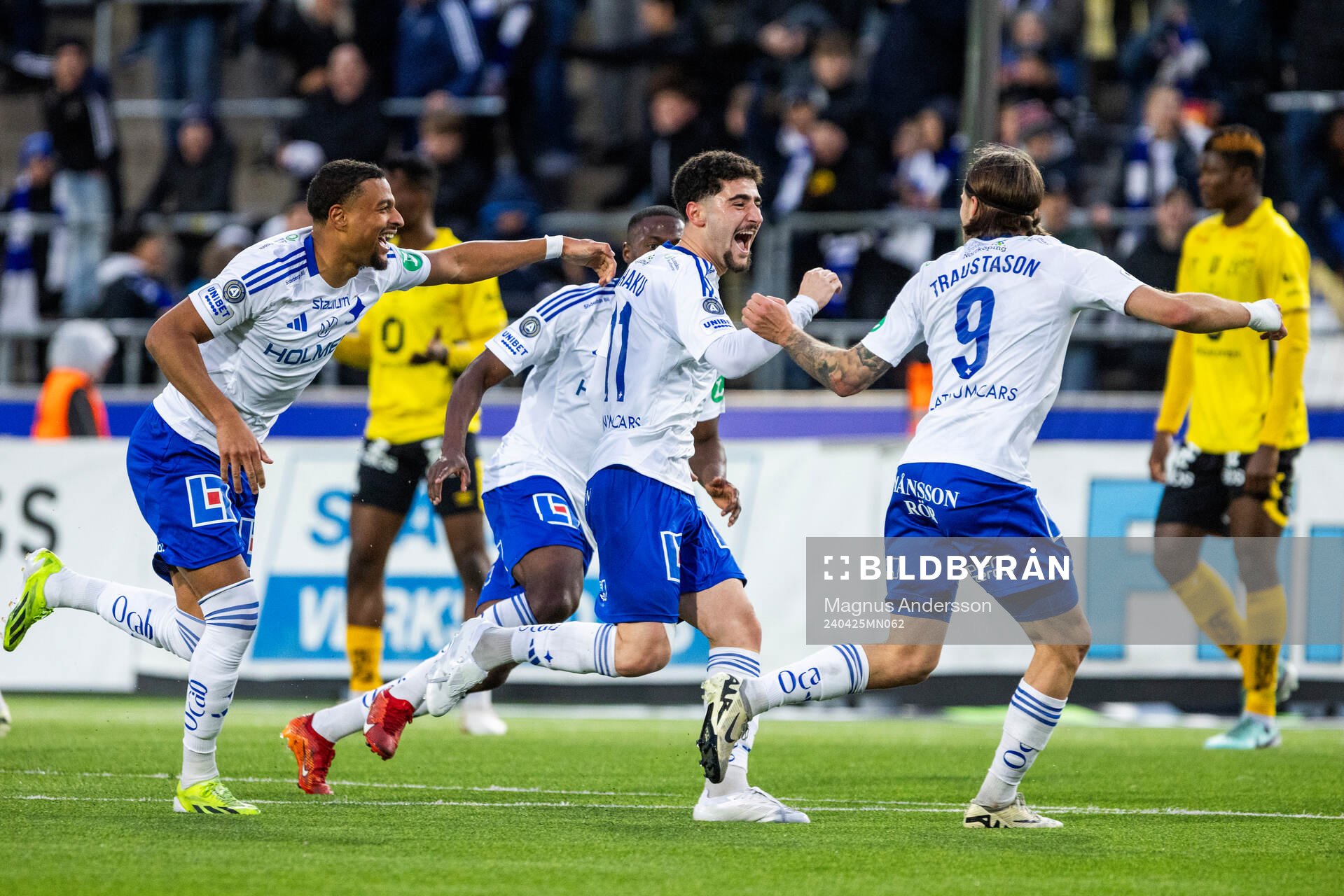 IFK Norrköpings Joseph Ceesay och Ismet Lushaku jublar