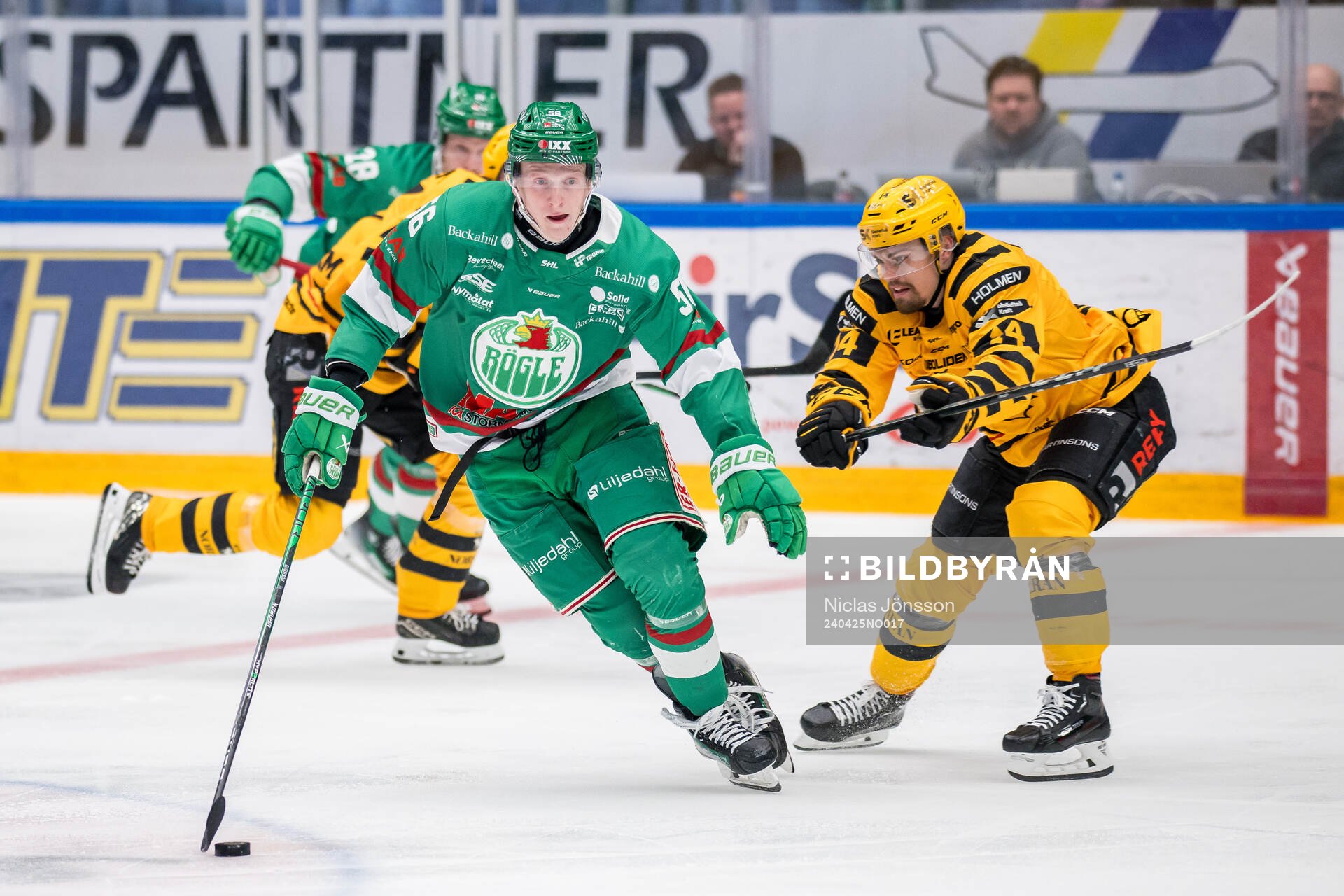 Rögles Adam Engström och Skellefteås Andreas Johnson