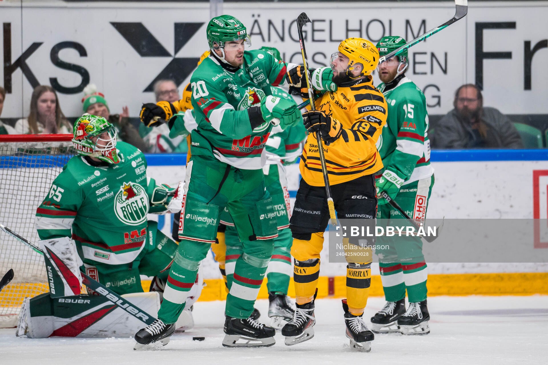 Gruff mellan Rögles Lian Bichsel och Skellefteås Martins