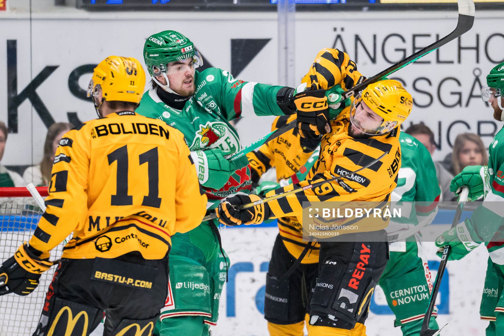 Rögles Lian Bichsel och Skellefteås Martins Dzierkals