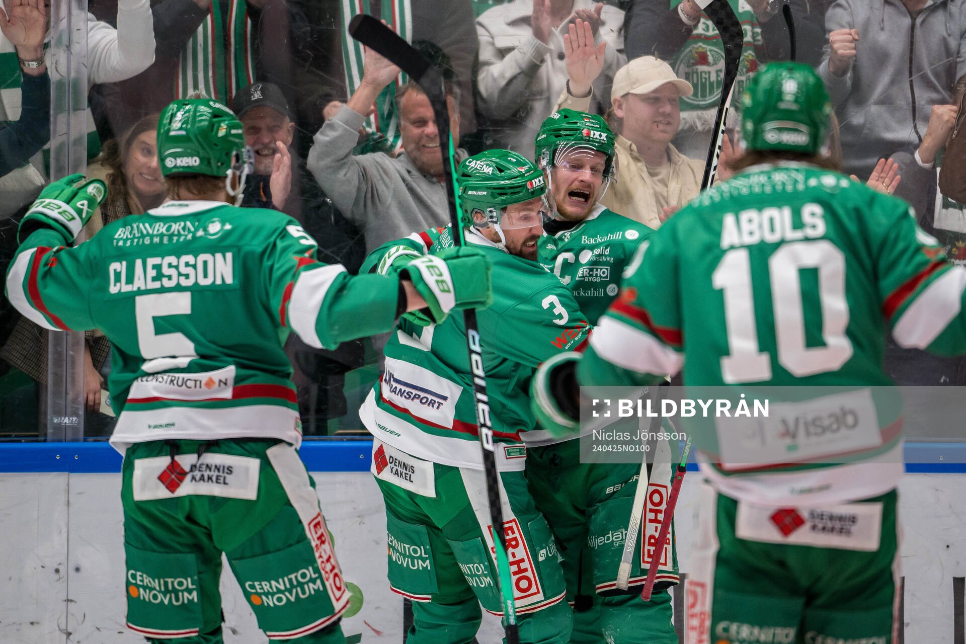 Rögles Michael Kapla och Anton Bengtsson jublar