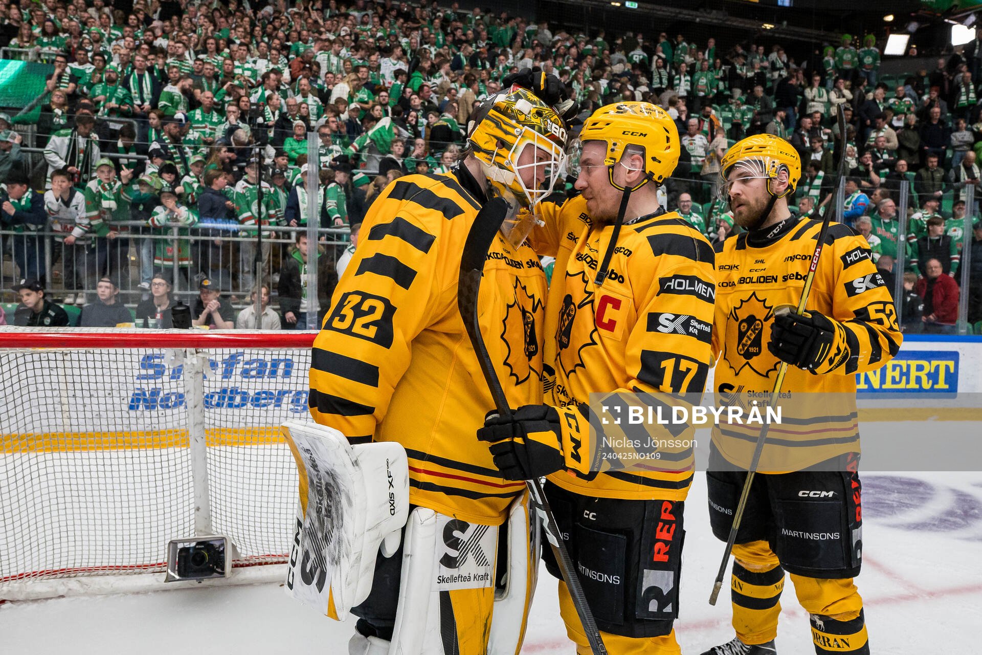 Skellefteås Linus Söderström och Pär Lindholm jublar