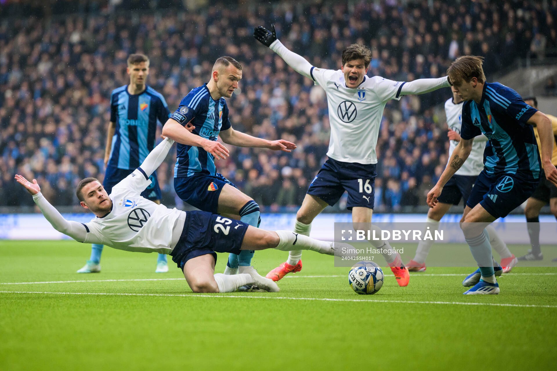 Malmö FFs Gabriel Busanello och Oliver Berg