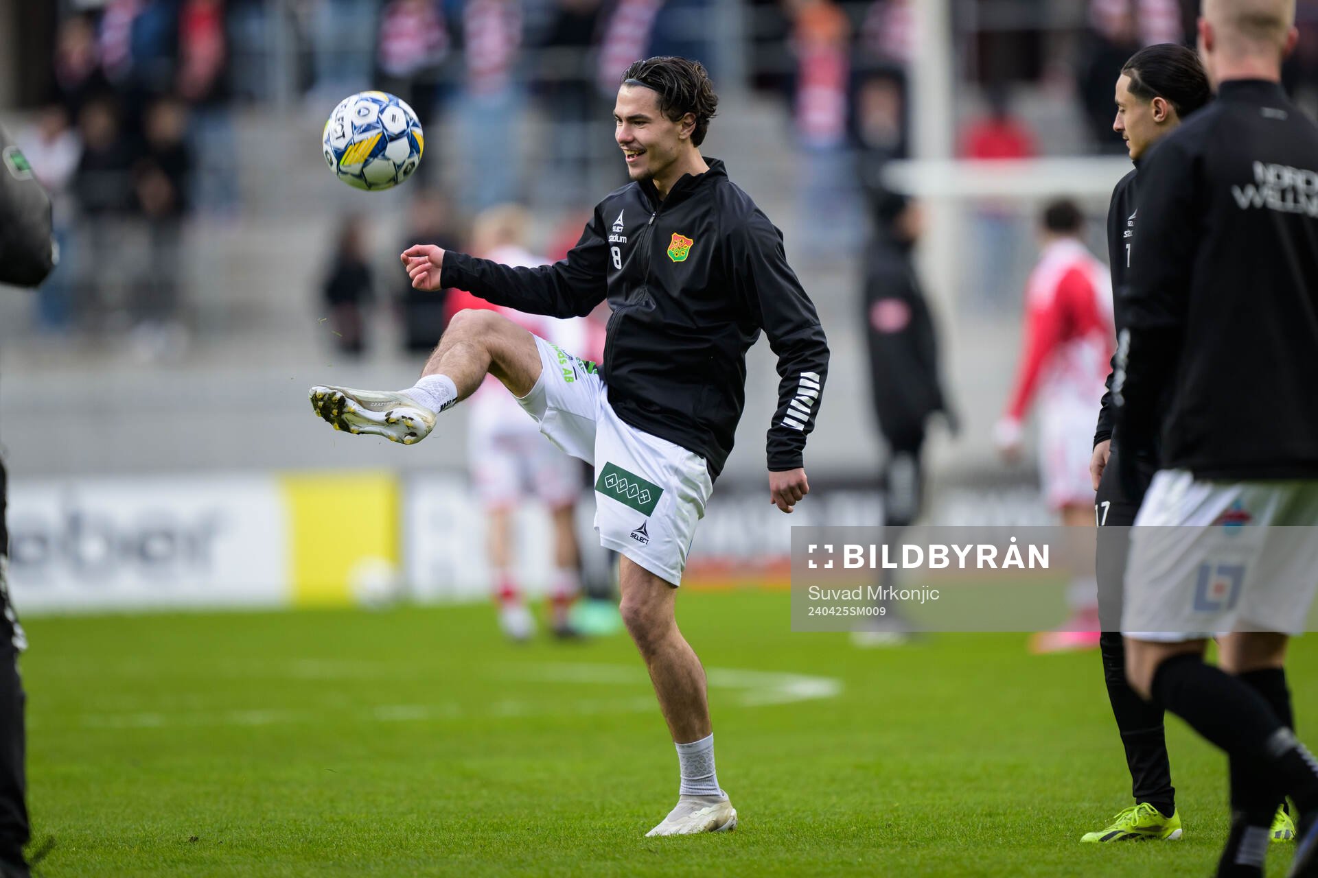 GAISs William Milovanovic inför fotbollsmatchen i Allsvenskan mellan Kalmar och GAIS den 25 april 2024 i Kalmar. 