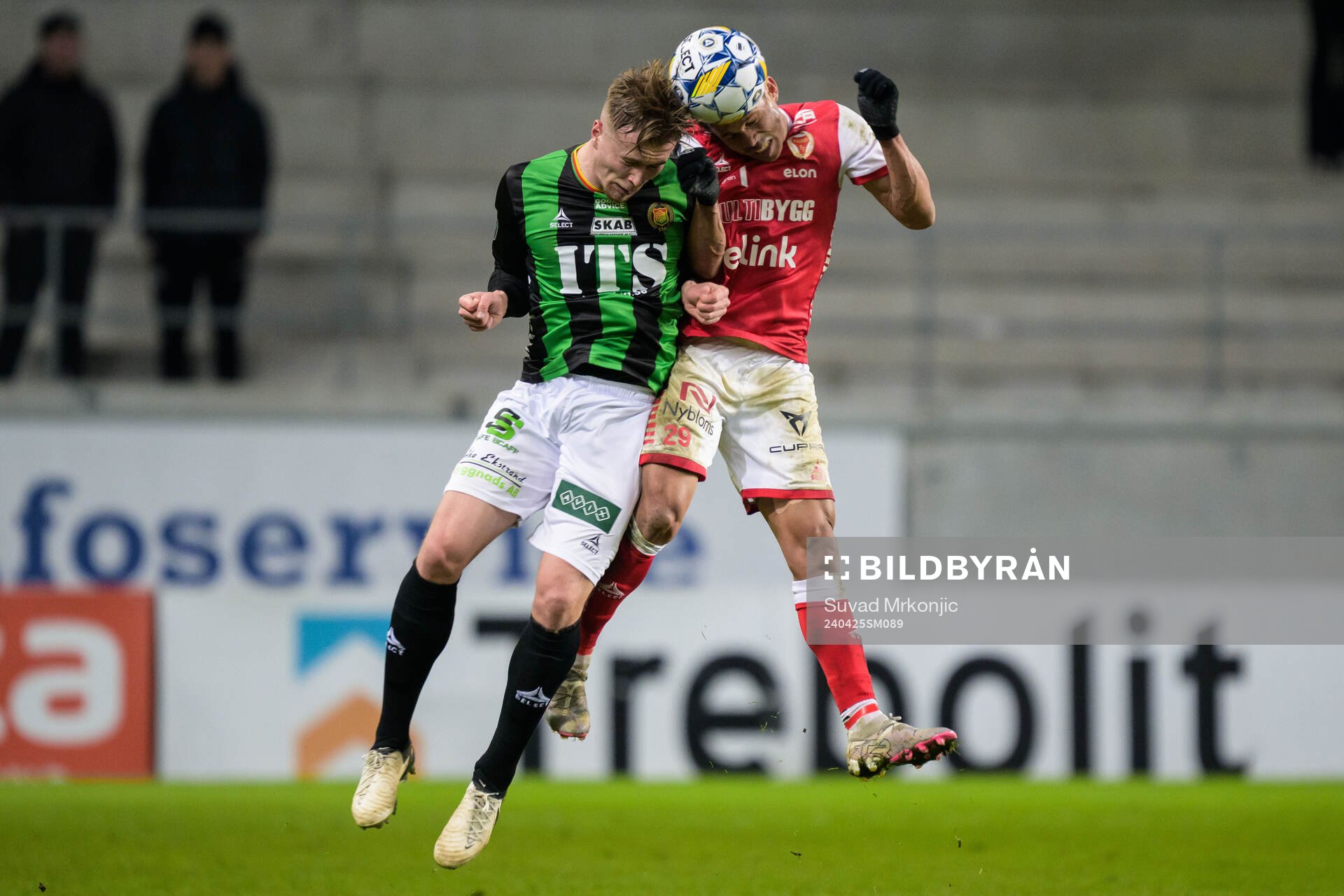 GAISs Alexander Ahl Holmström och Kalmars Romario Pereira