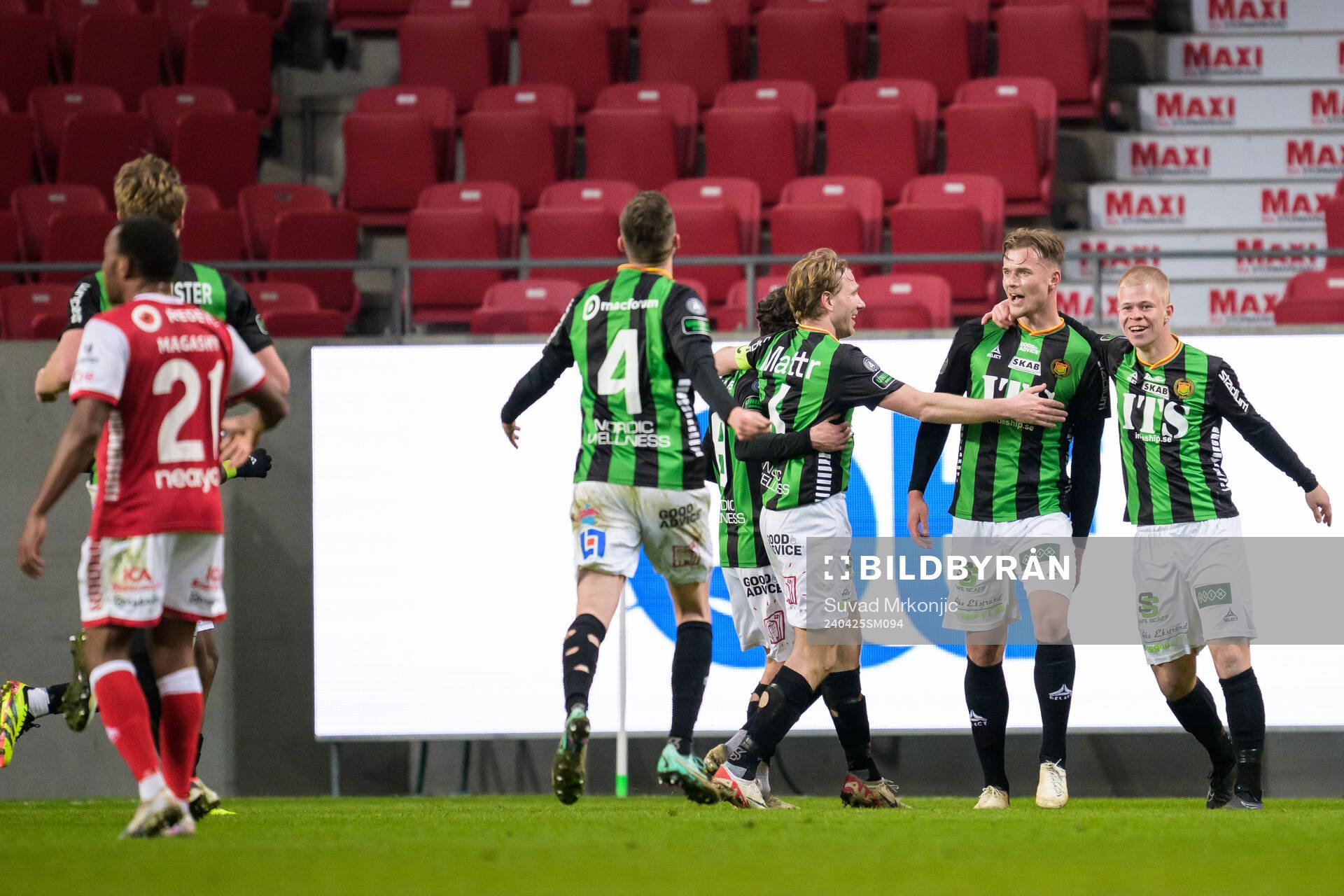 GAISs Alexander Ahl Holmström jublar efter 1-3 under fotbollsmatchen i Allsvenskan mellan Kalmar och GAIS den 25 april 2024 i Kalmar. 
