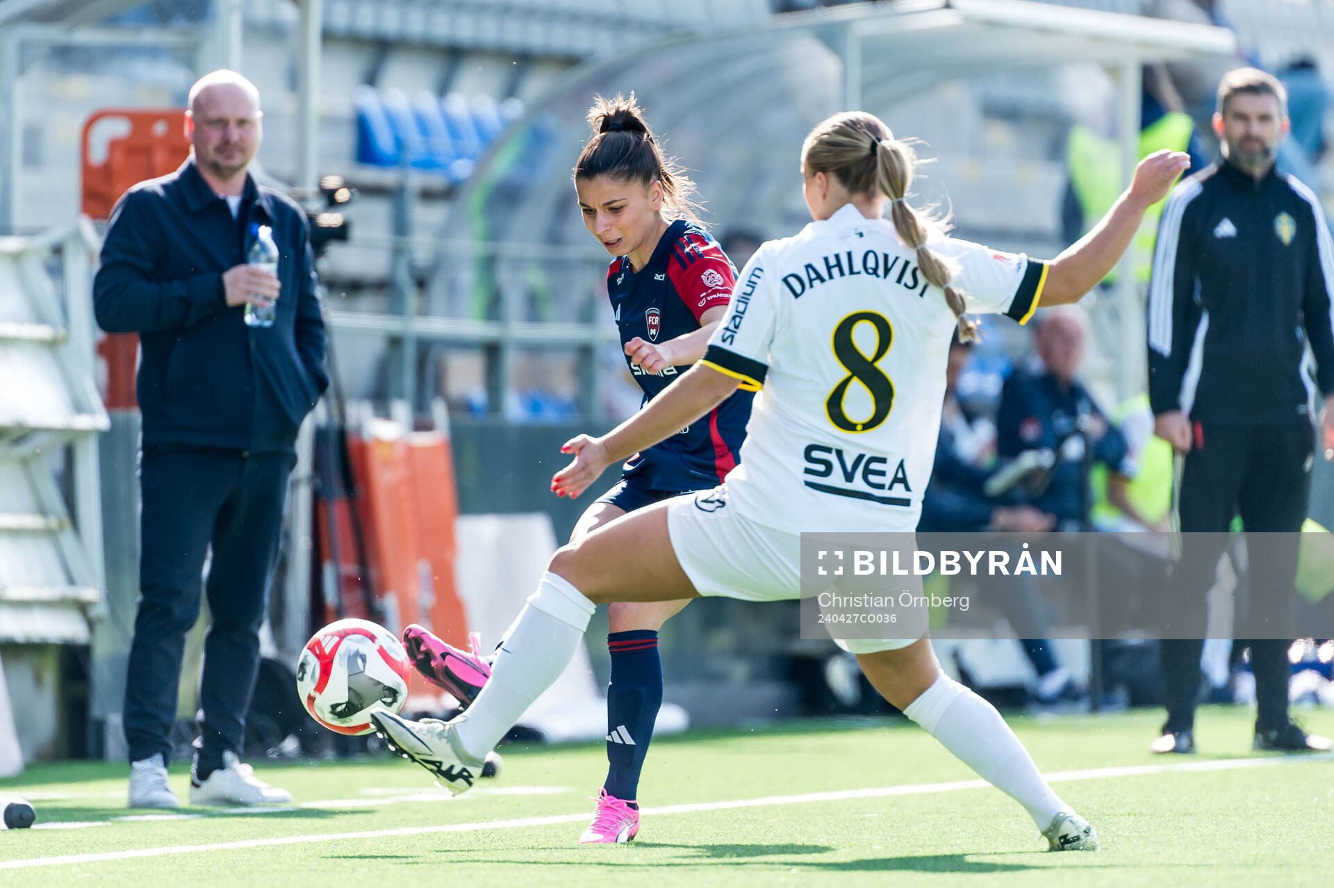 FC Rosengårds Mikaela Stojanovska och AIKs Villemo