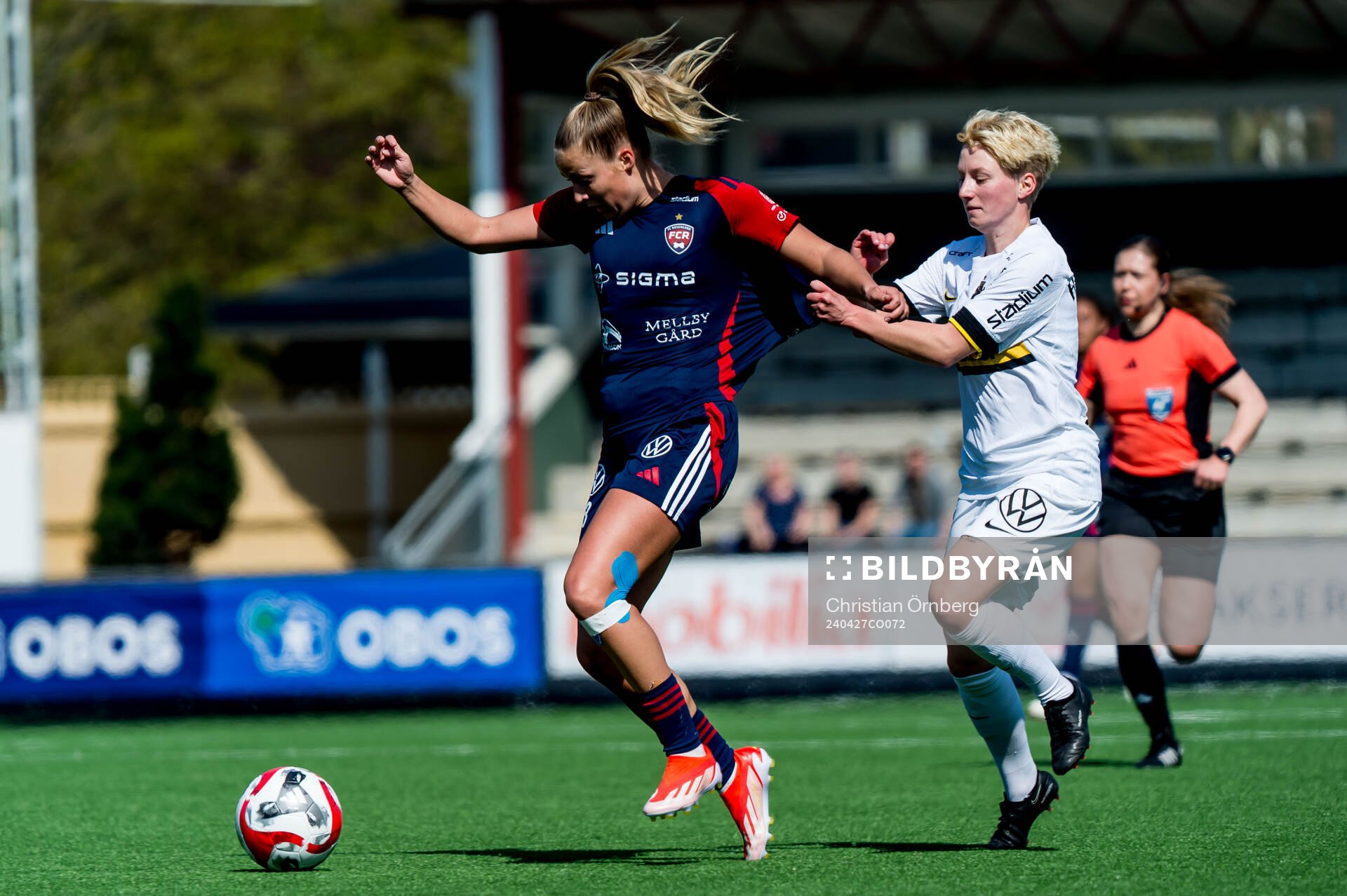 FC Rosengårds Olivia Holdt och AIKs Monica Hagström