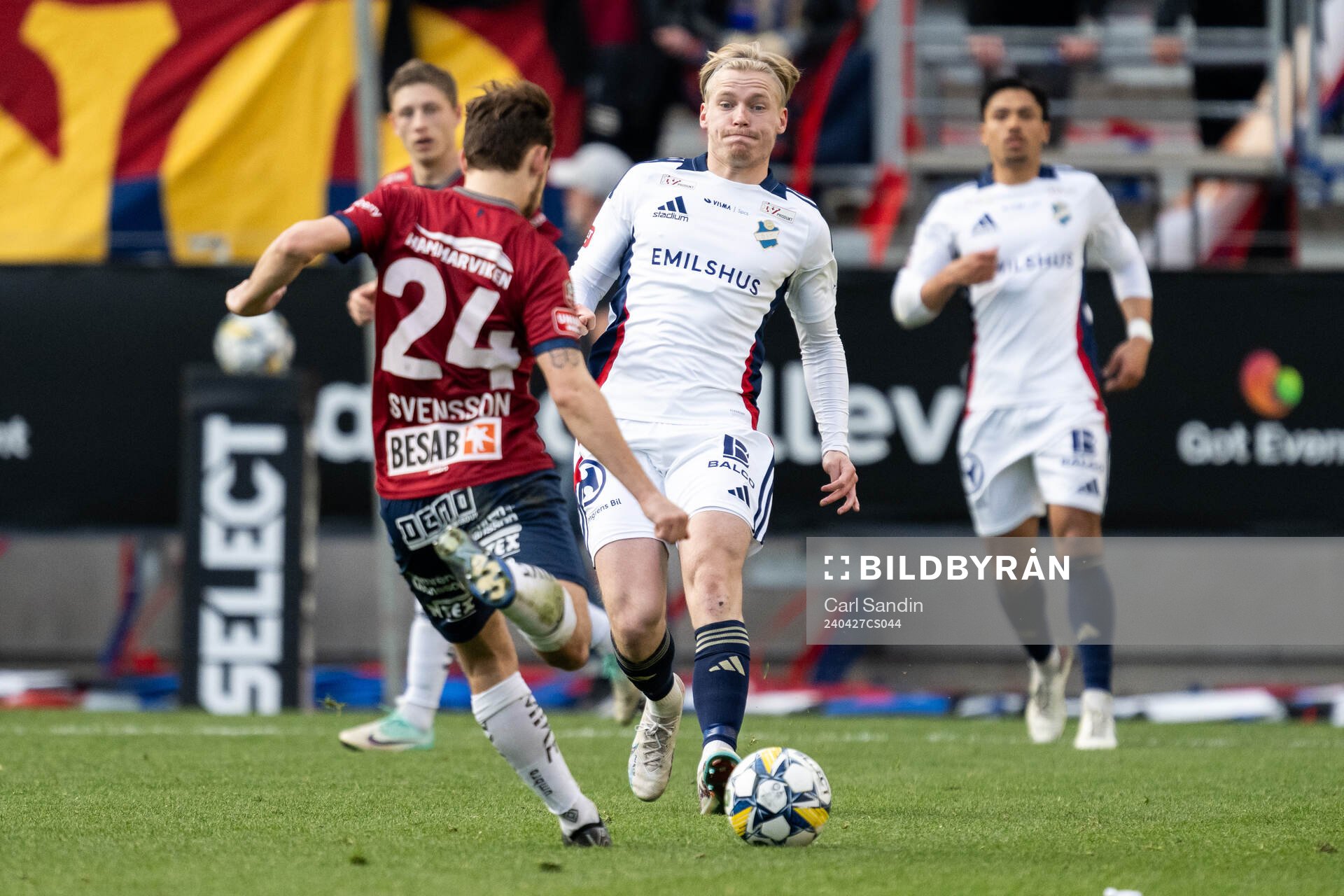 Östers Oskar Gabrielsson under fotbollsmatchen i Superettan mellan Örgryte och Öster den 27 april 2024 i Göteborg. 