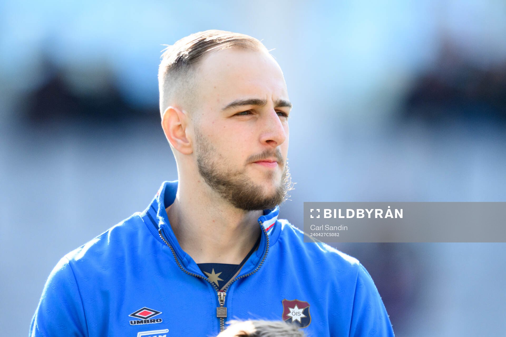 Örgrytes Amel Mujanic vid lineup innan fotbollsmatchen i
